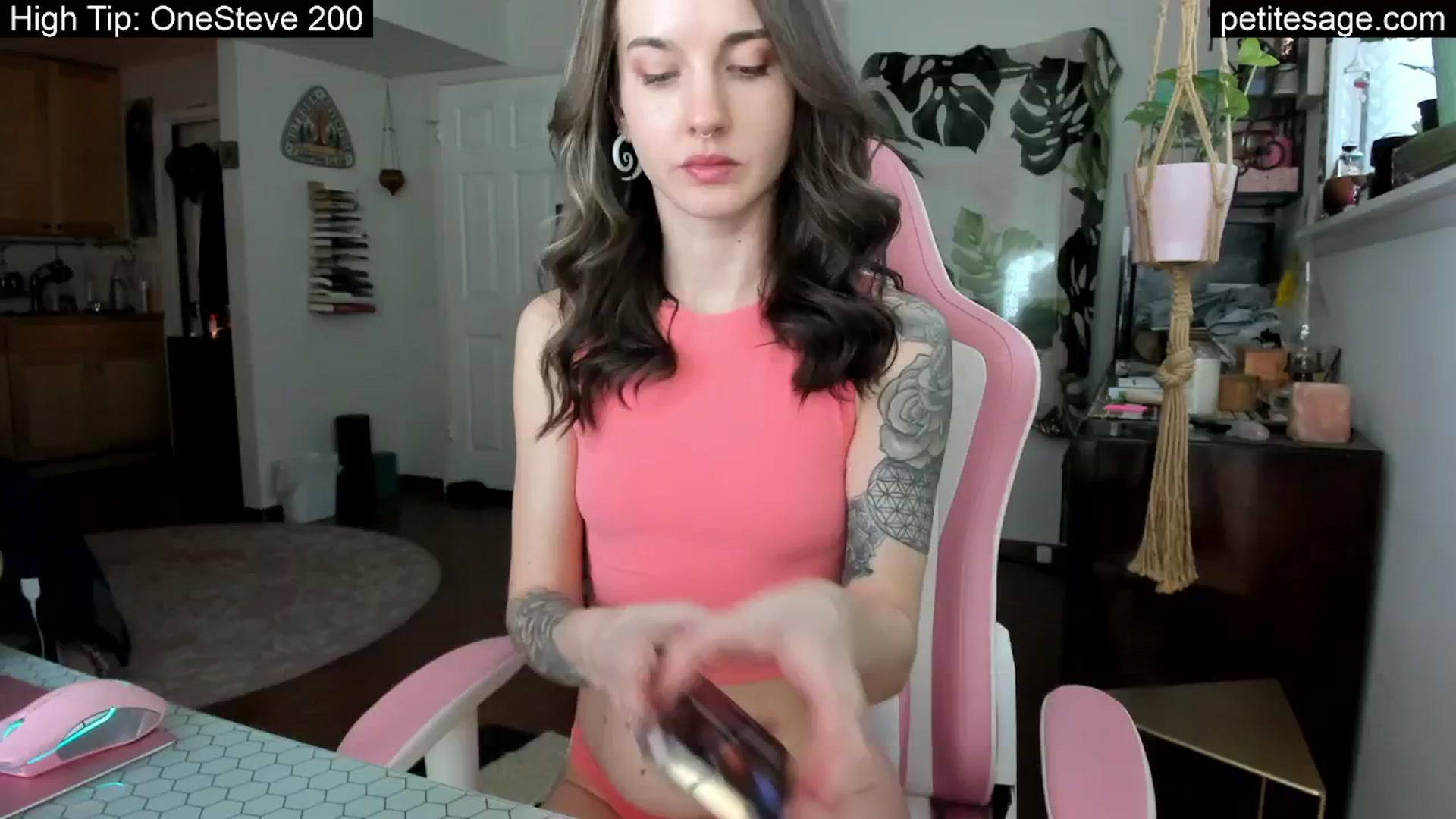 Gallery image thumbnail from PetiteSage's myfreecams stream on, 02/20/2025, 21:56 image 18 of 20