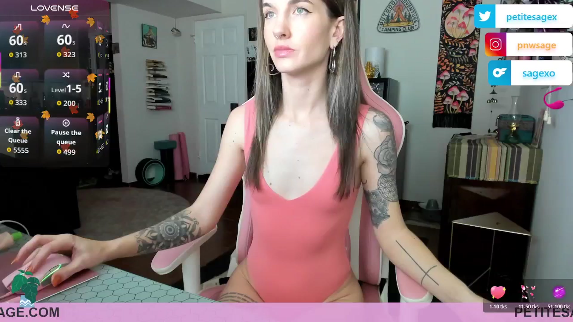 Gallery image thumbnail from PetiteSage's myfreecams stream on, 11/04/2025, 03:07 image 10 of 20