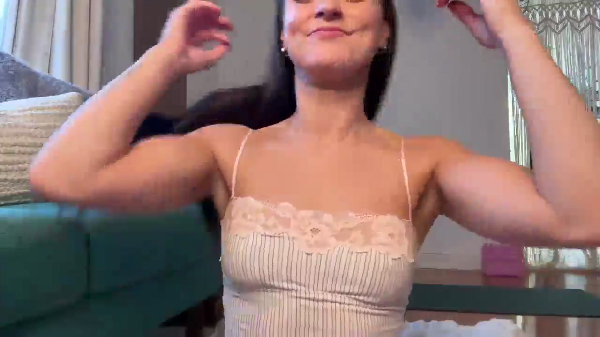 Gallery image thumbnail from Petite_Peach's myfreecams stream on, 08/17/2024, 02:08 image 16 of 20