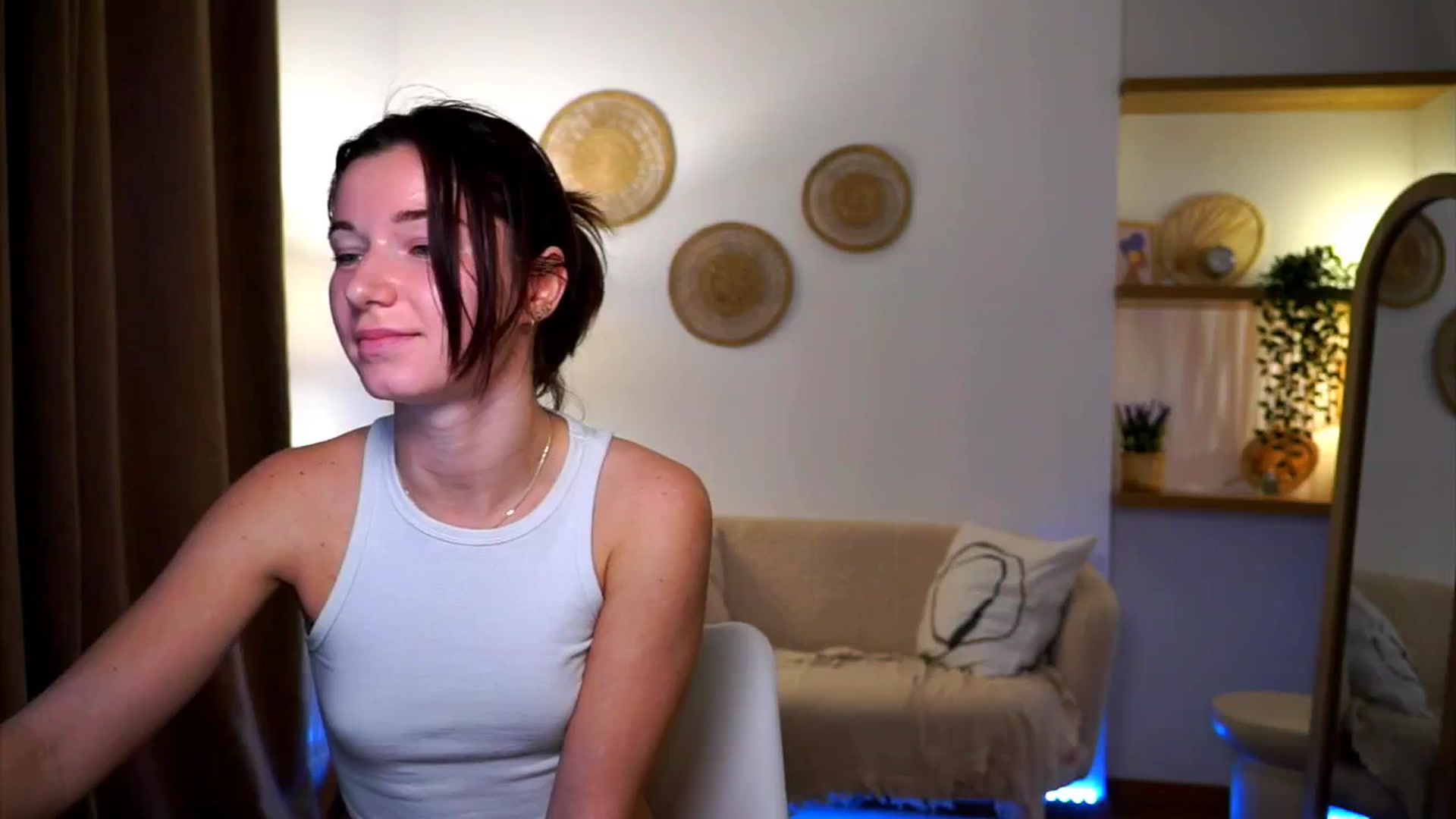 Gallery image thumbnail from Petite_Peach_'s myfreecams stream on, 02/28/2025, 17:16 image 7 of 20