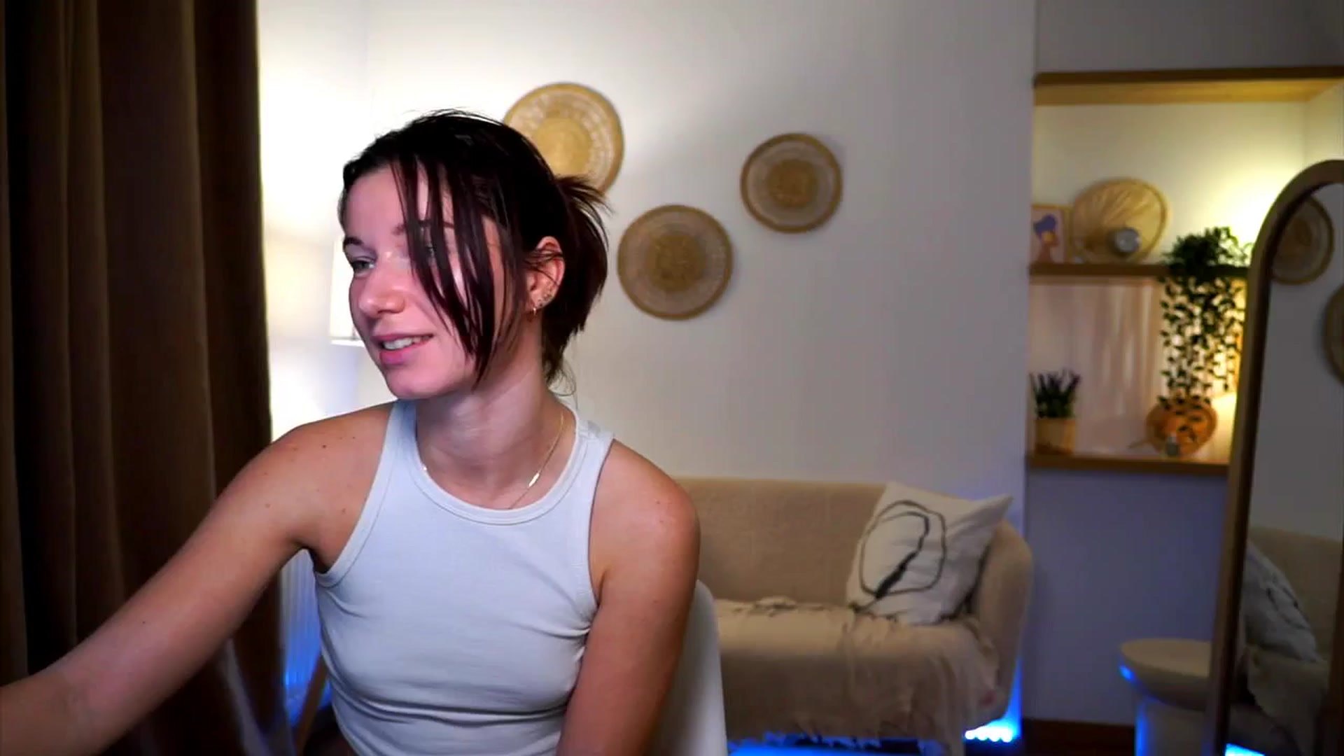 Gallery image thumbnail from Petite_Peach_'s myfreecams stream on, 02/28/2025, 17:16 image 8 of 20