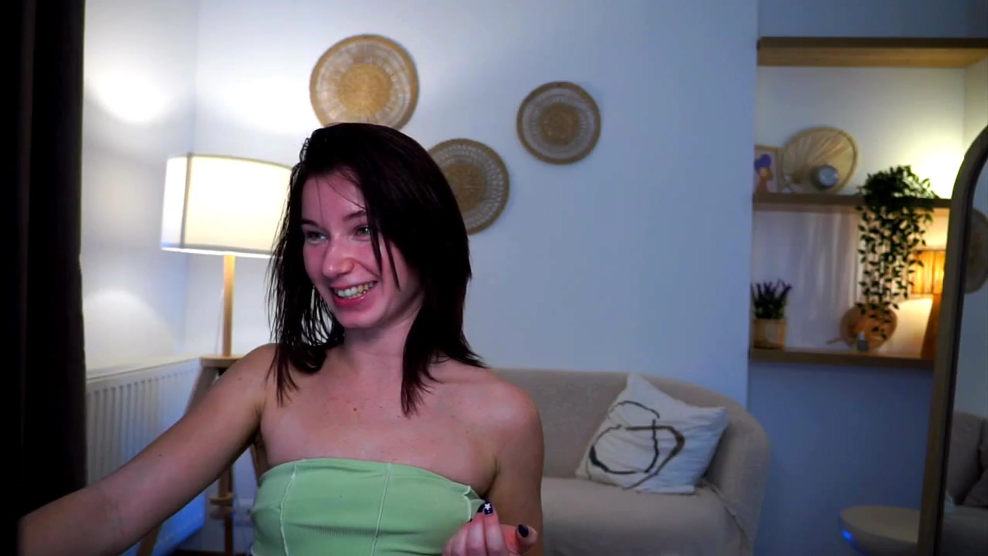 Gallery image thumbnail from Petite_Peach_'s myfreecams stream on, 03/05/2025, 10:56 image 6 of 20