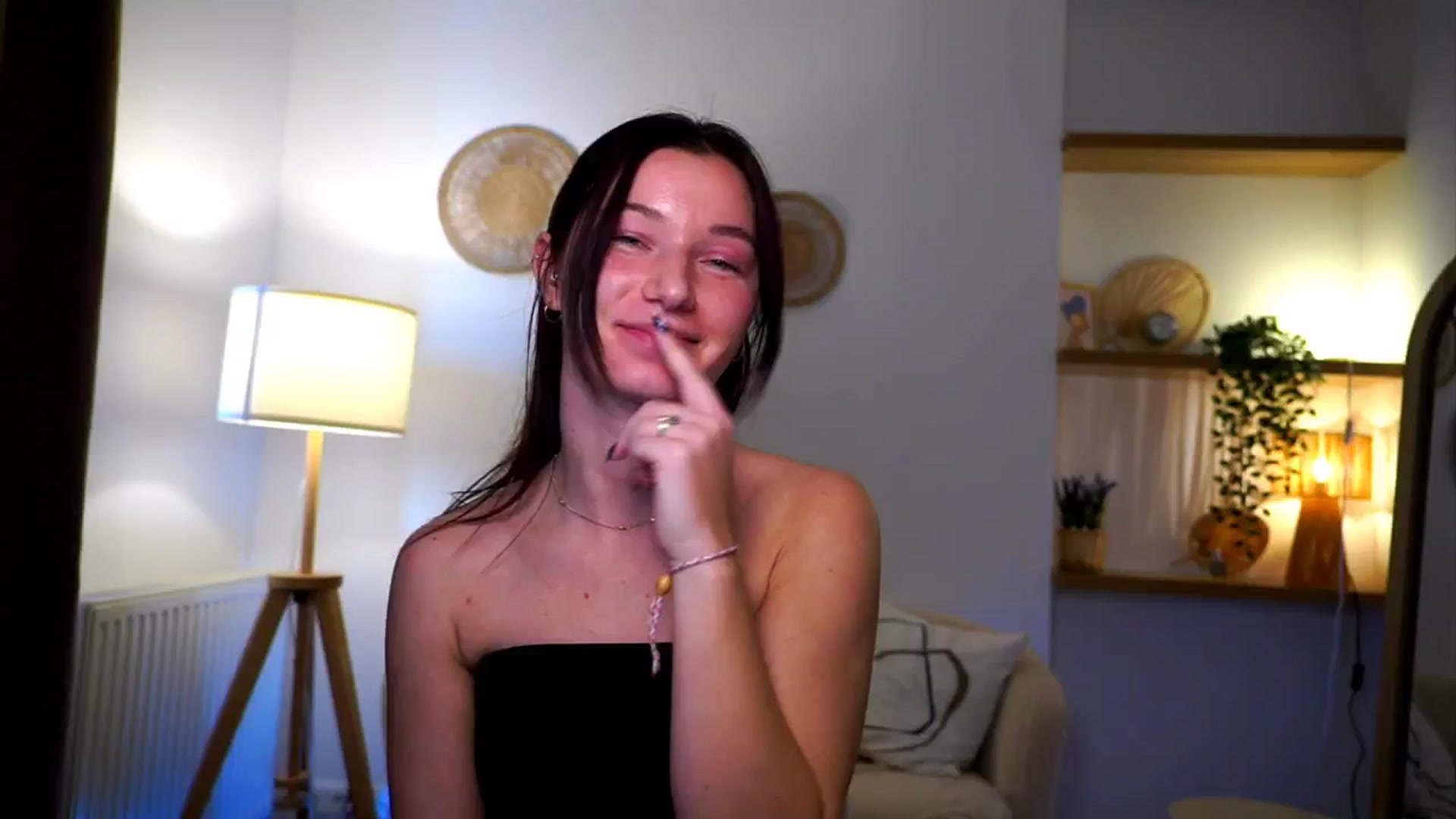 Gallery image thumbnail from Petite_Peach_'s myfreecams stream on, 03/09/2025, 11:49 image 7 of 20