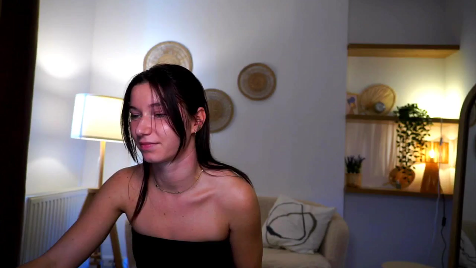 Gallery image thumbnail from Petite_Peach_'s myfreecams stream on, 03/09/2025, 13:20 image 12 of 20