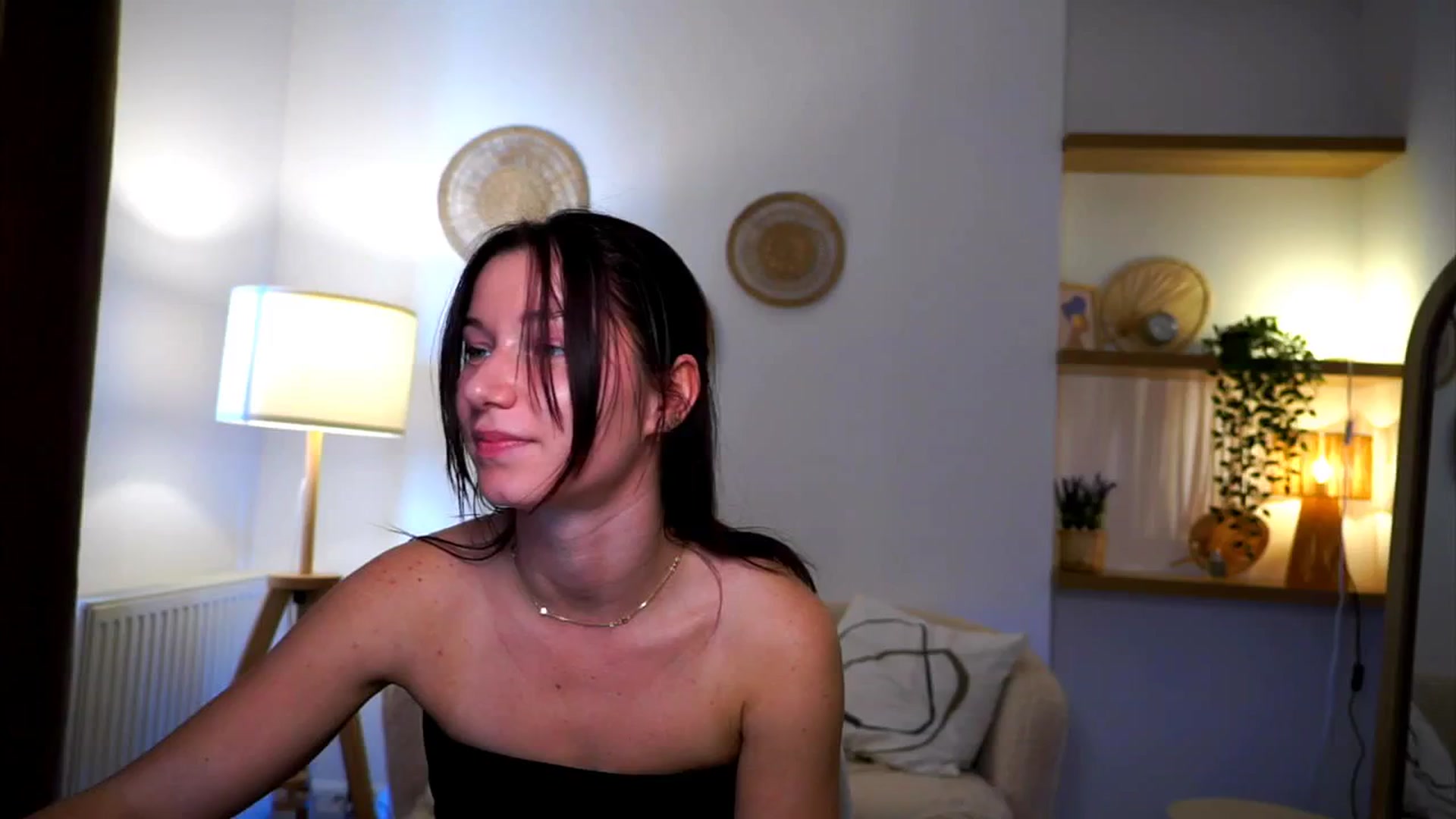 Gallery image thumbnail from Petite_Peach_'s myfreecams stream on, 03/09/2025, 13:20 image 15 of 20