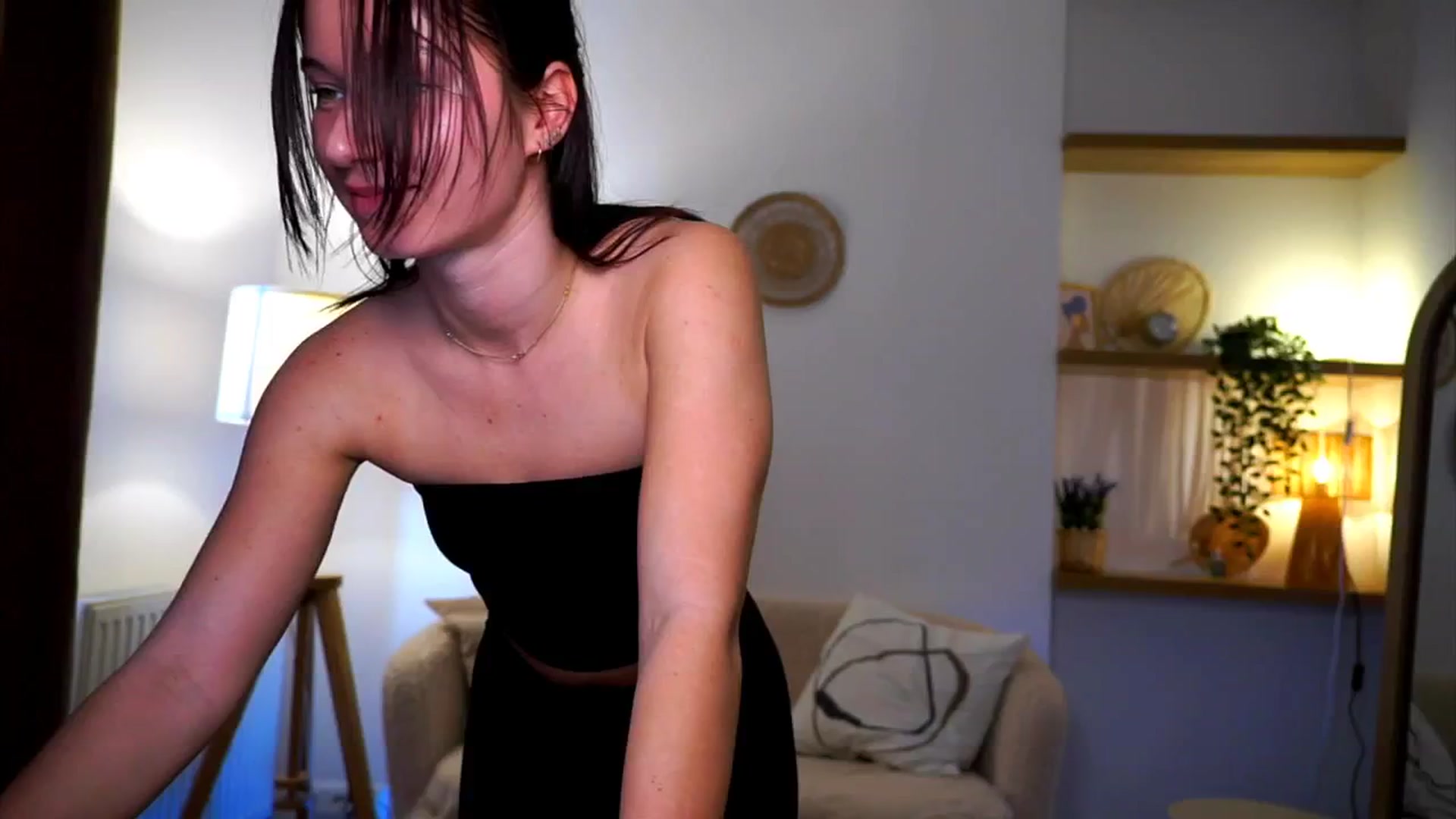 Gallery image thumbnail from Petite_Peach_'s myfreecams stream on, 03/09/2025, 13:20 image 8 of 20