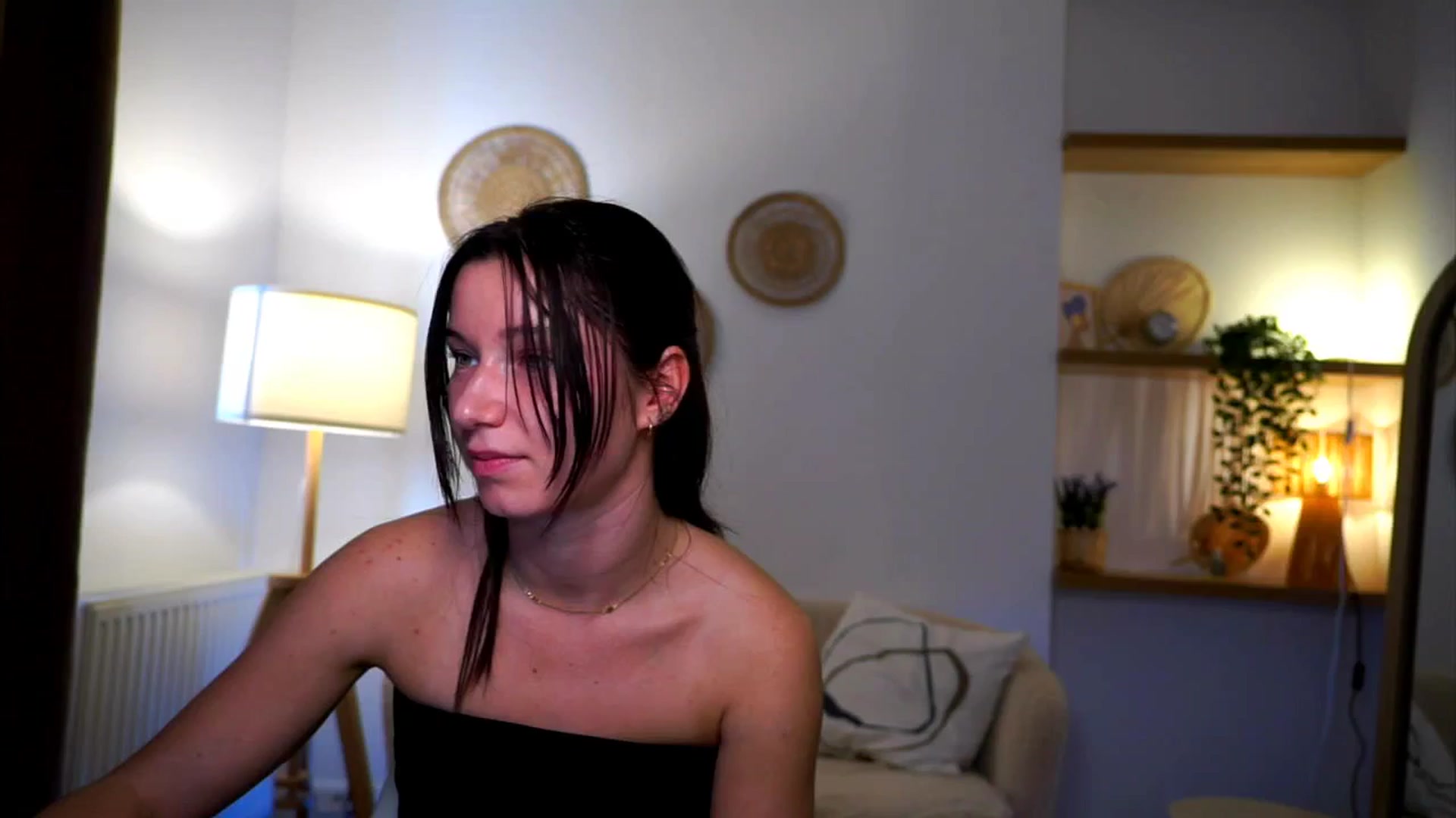 Gallery image thumbnail from Petite_Peach_'s myfreecams stream on, 03/09/2025, 13:20 image 5 of 20