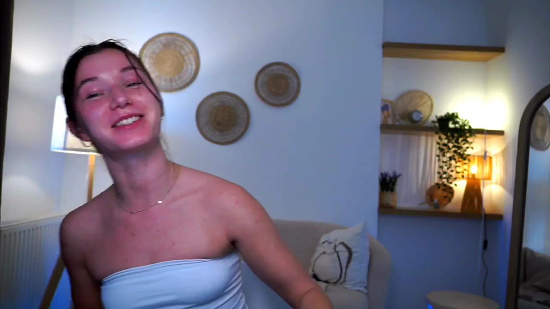 Gallery image thumbnail from Petite_Peach_'s myfreecams stream on, 03/10/2025, 13:20 image 7 of 20
