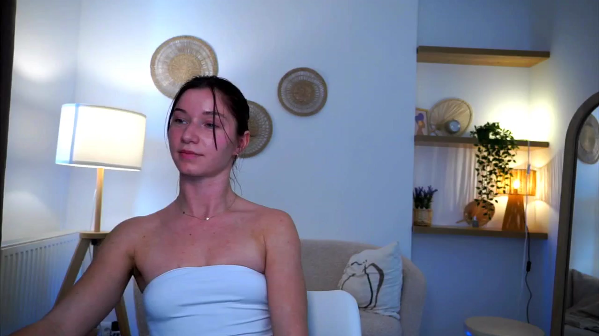 Gallery image thumbnail from Petite_Peach_'s myfreecams stream on, 03/10/2025, 13:20 image 13 of 20
