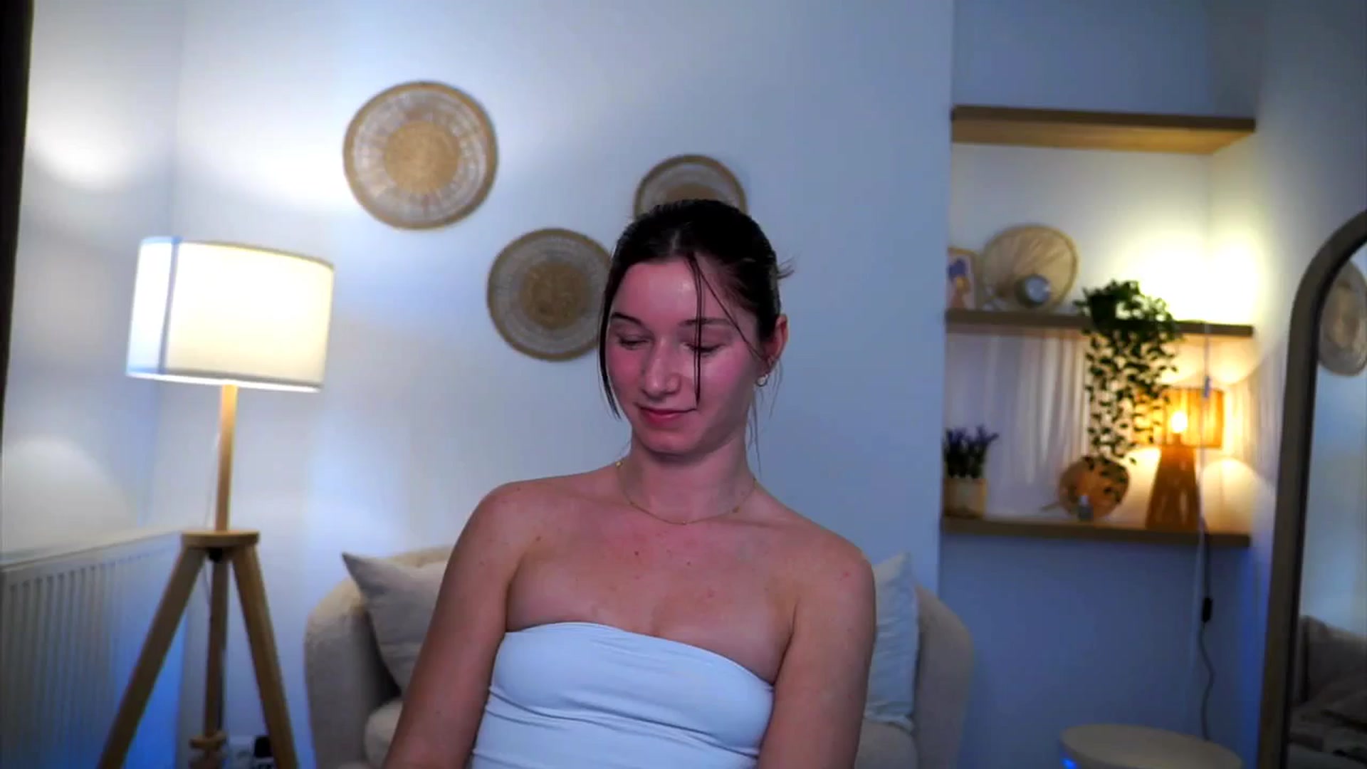 Gallery image thumbnail from Petite_Peach_'s myfreecams stream on, 03/10/2025, 13:20 image 16 of 20
