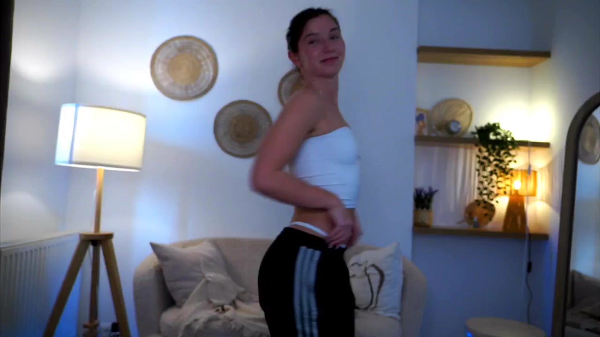 Gallery image thumbnail from Petite_Peach_'s myfreecams stream on, 03/10/2025, 13:20 image 9 of 20