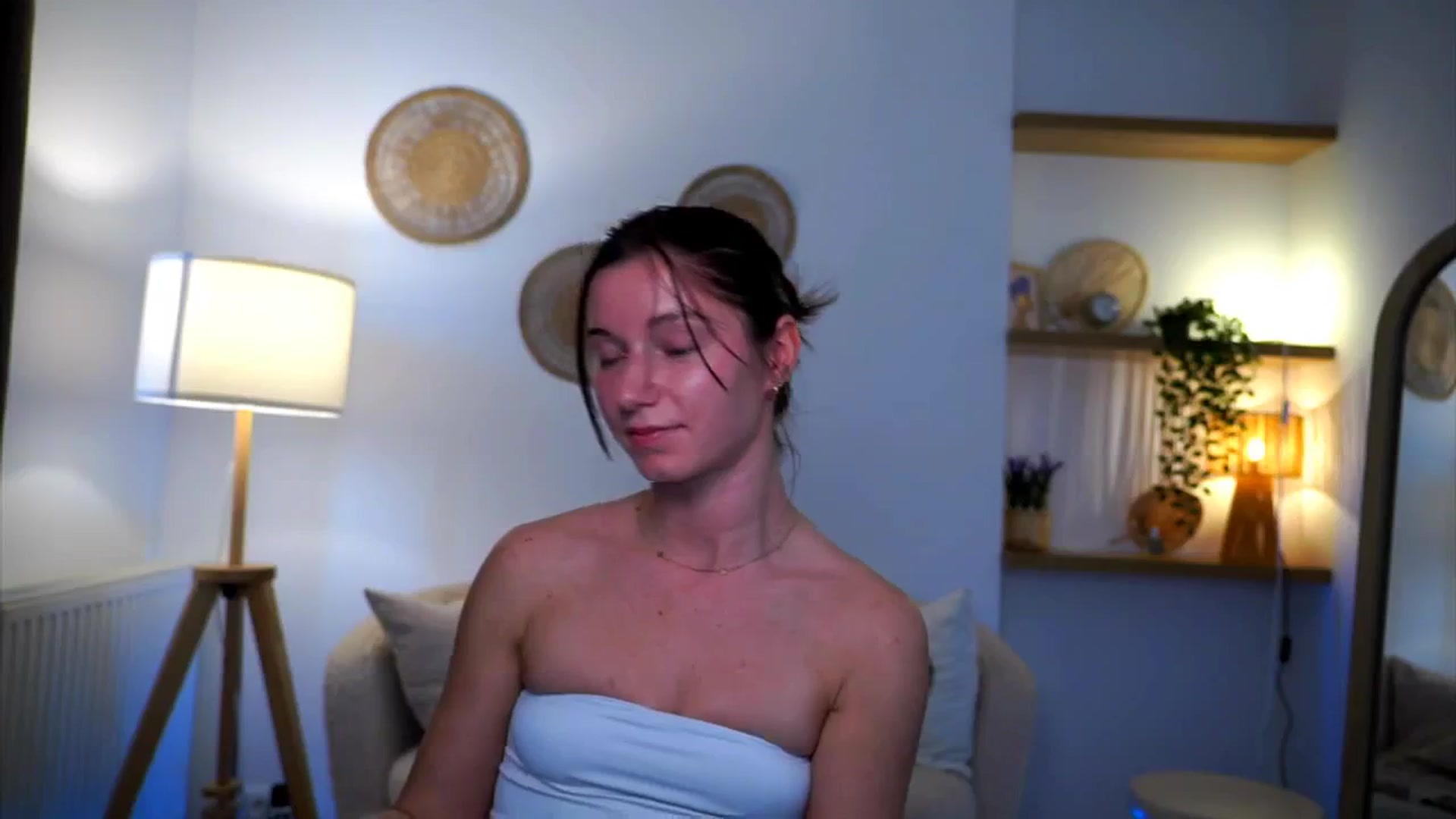 Gallery image thumbnail from Petite_Peach_'s myfreecams stream on, 03/10/2025, 13:20 image 19 of 20