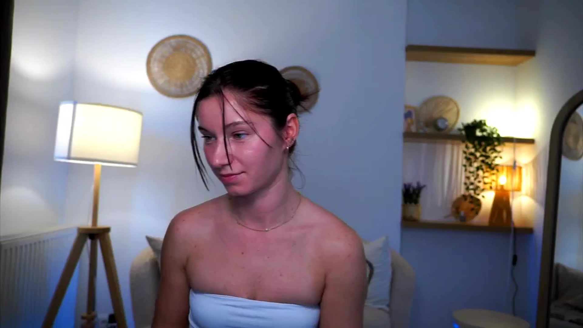 Gallery image thumbnail from Petite_Peach_'s myfreecams stream on, 03/10/2025, 13:20 image 18 of 20