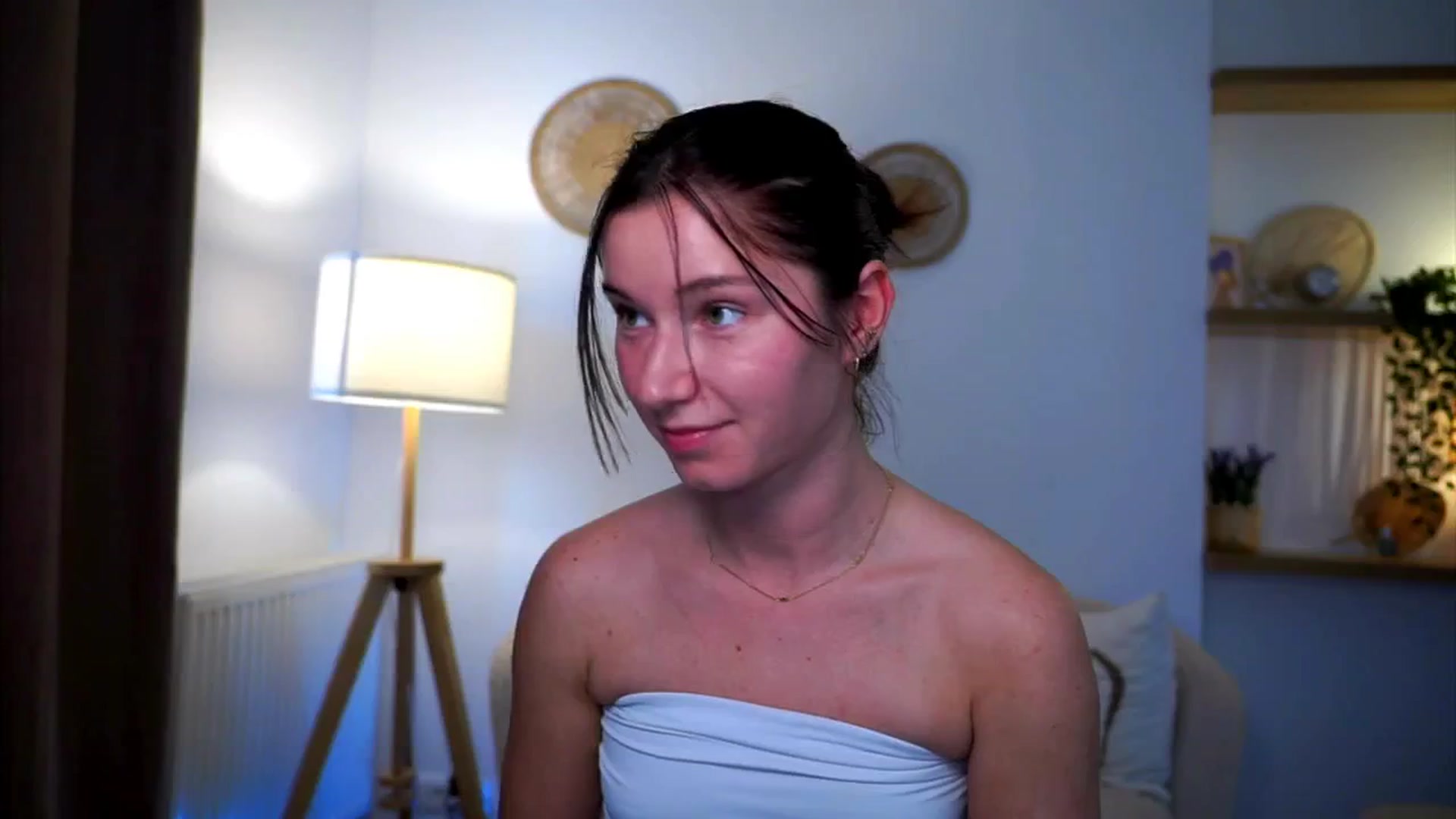 Gallery image thumbnail from Petite_Peach_'s myfreecams stream on, 03/10/2025, 13:53 image 3 of 20