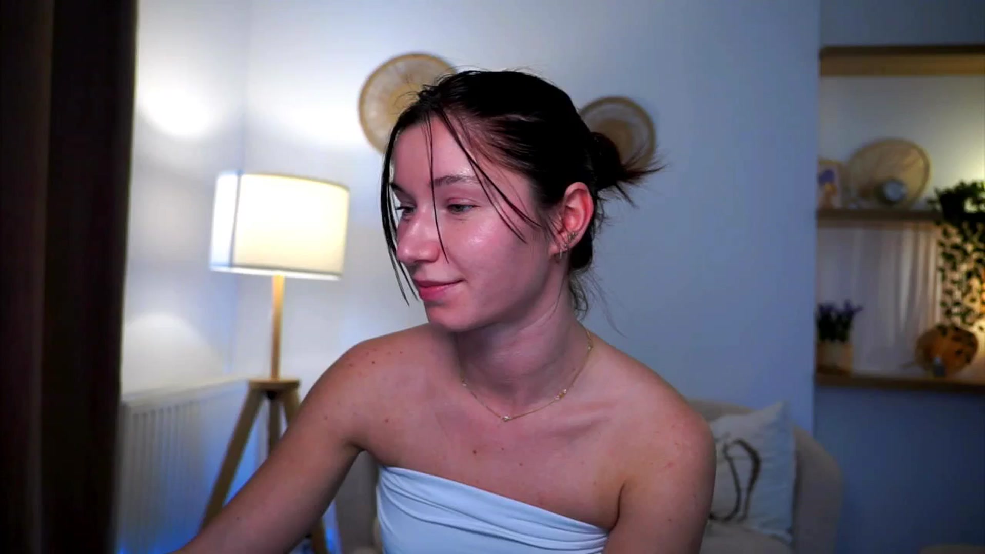 Gallery image thumbnail from Petite_Peach_'s myfreecams stream on, 03/10/2025, 13:53 image 4 of 20