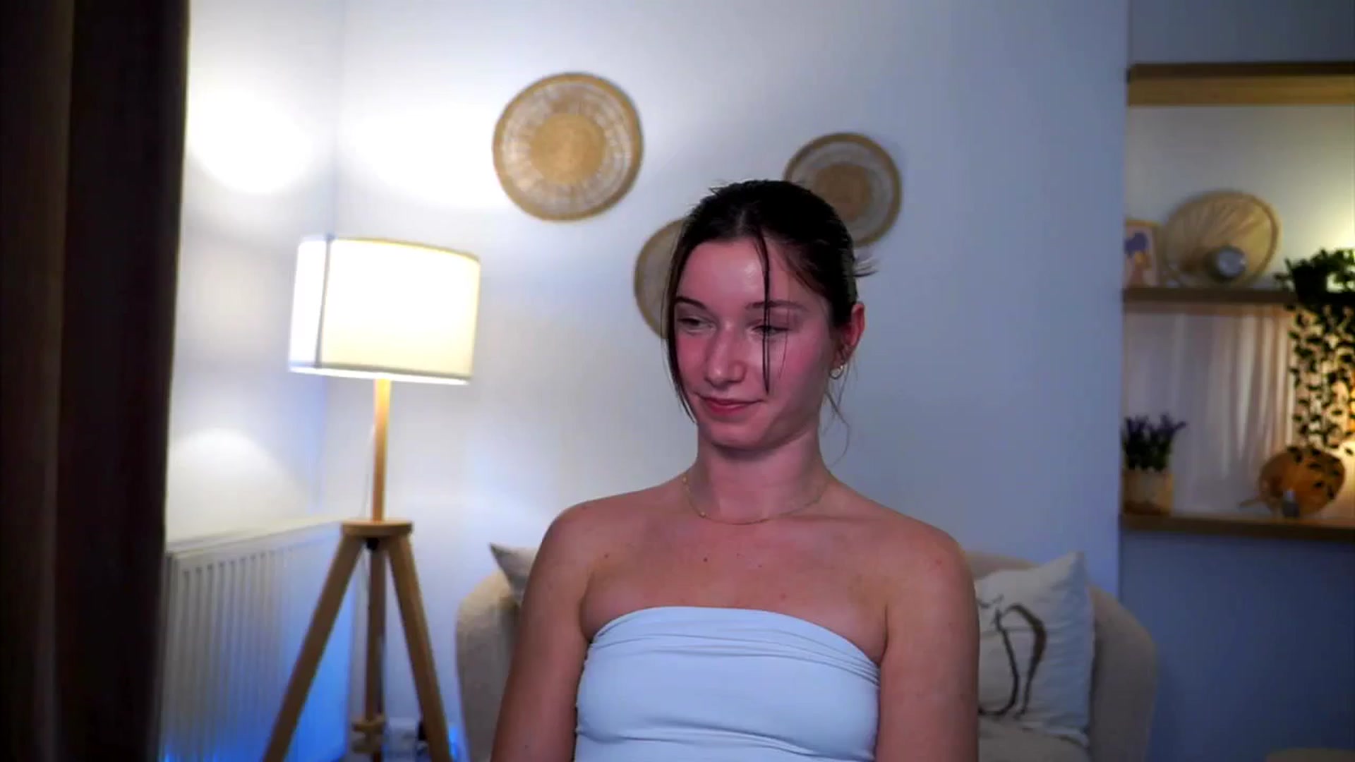 Gallery image thumbnail from Petite_Peach_'s myfreecams stream on, 03/10/2025, 13:53 image 19 of 20