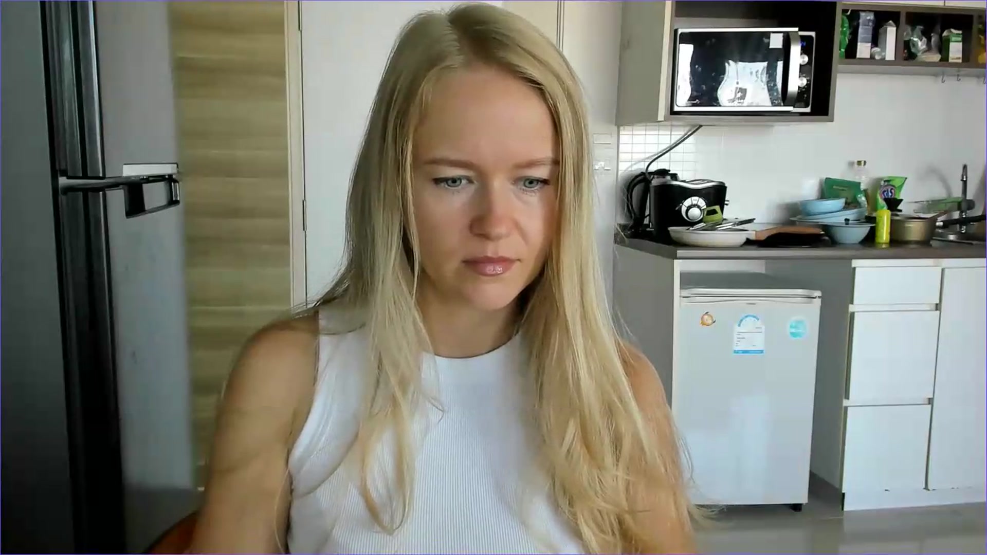 Gallery image thumbnail from Petite_Star's myfreecams stream on, 07/27/2026, 03:18 image 4 of 20