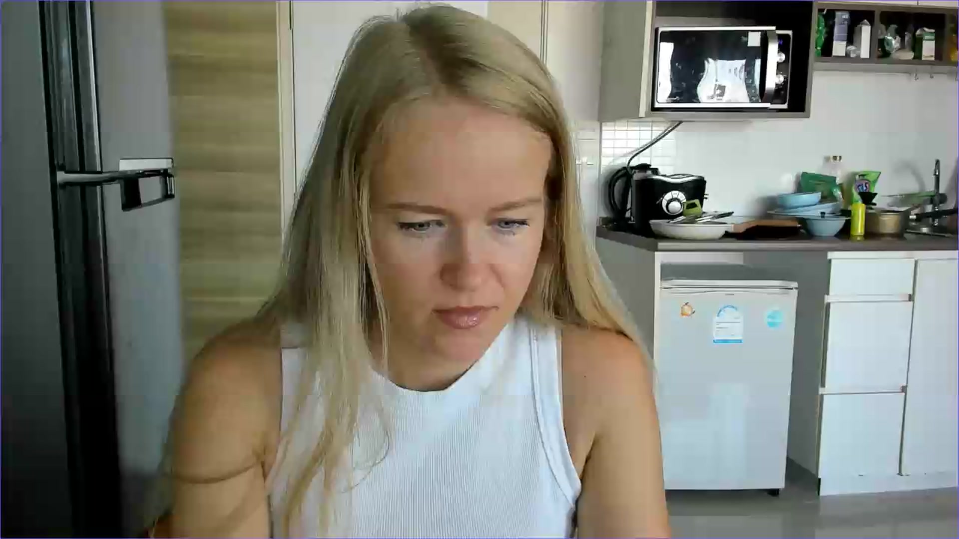 Gallery image thumbnail from Petite_Star's myfreecams stream on, 07/27/2026, 03:18 image 1 of 20