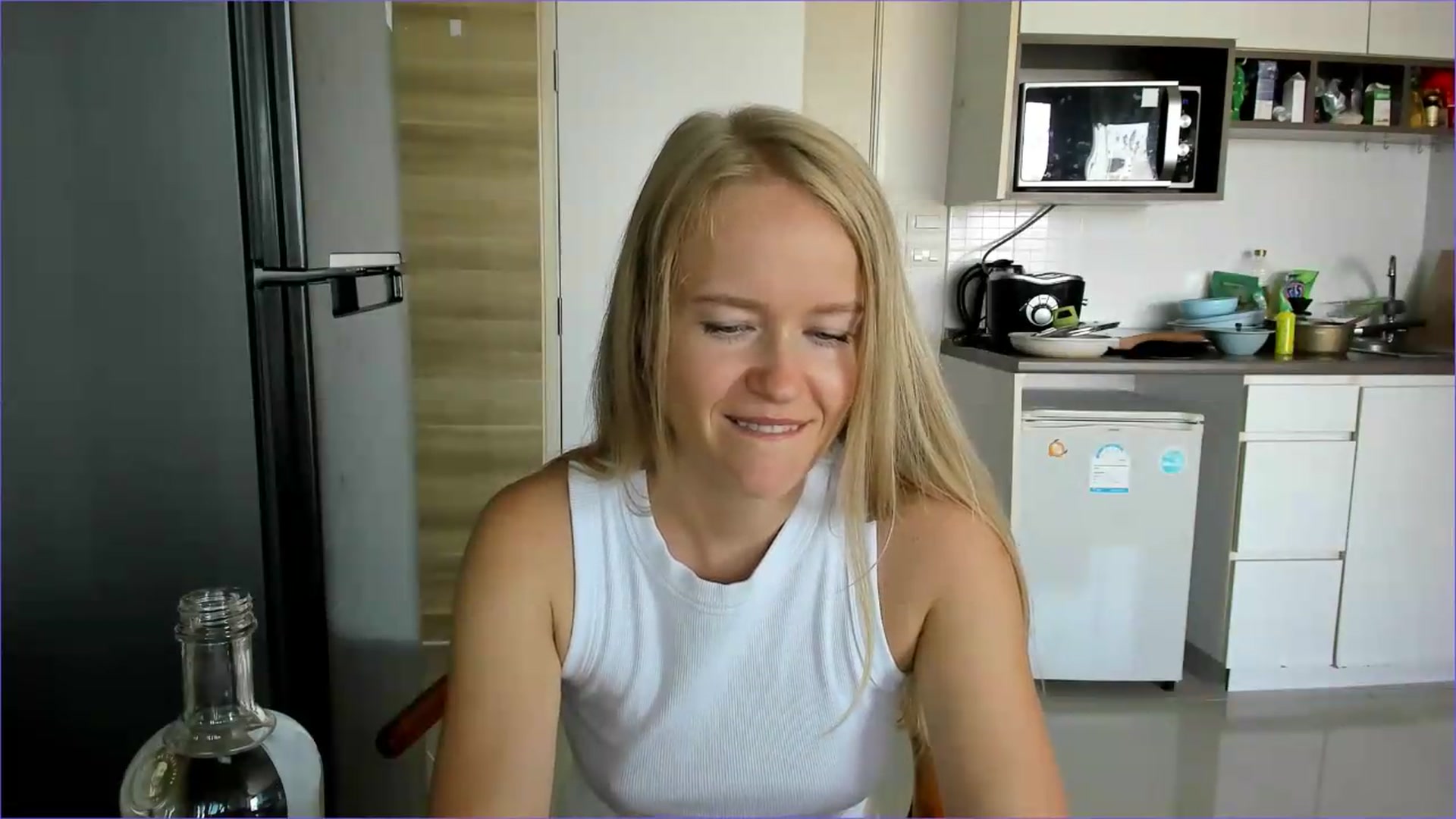 Gallery image thumbnail from Petite_Star's myfreecams stream on, 07/27/2026, 04:46 image 10 of 20