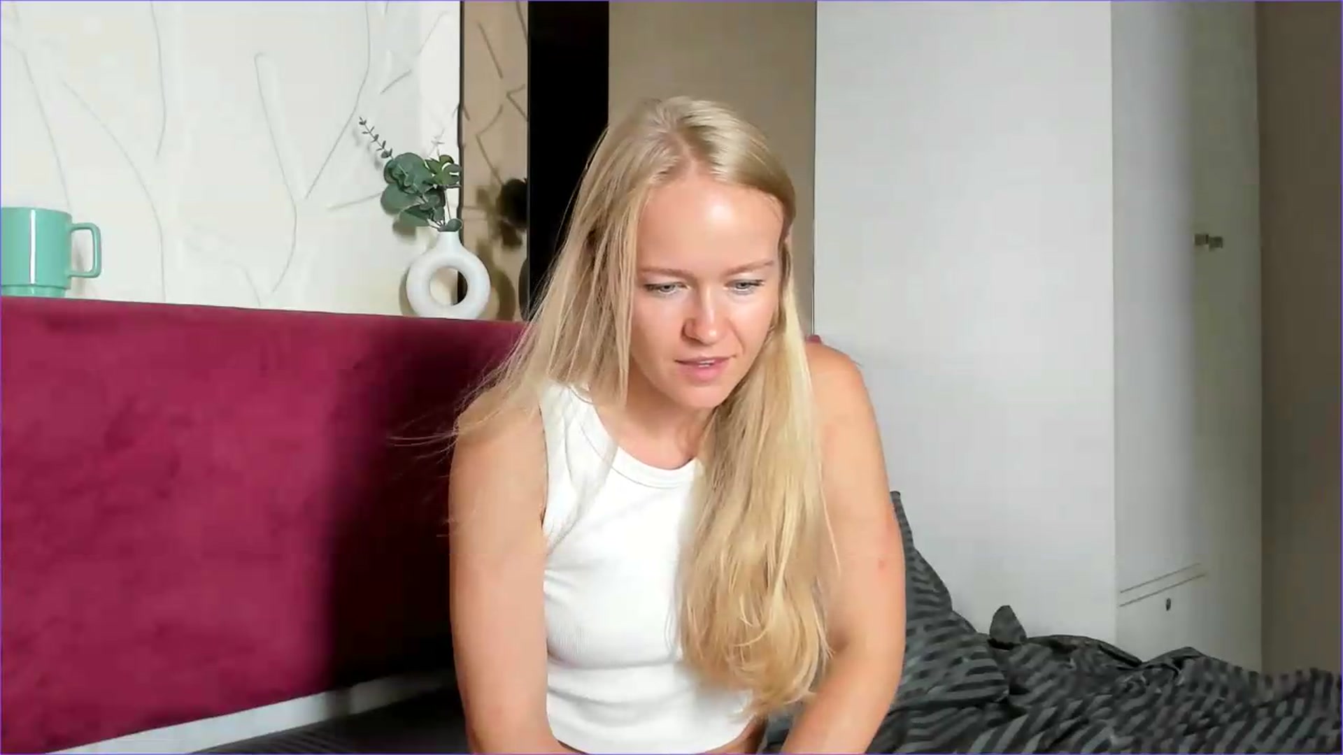 Gallery image thumbnail from Petite_Star's myfreecams stream on, 07/29/2026, 06:51 image 17 of 20