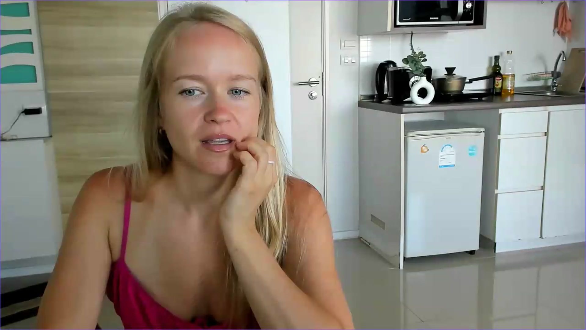 Gallery image thumbnail from Petite_Star's myfreecams stream on, 08/03/2026, 06:43 image 9 of 20