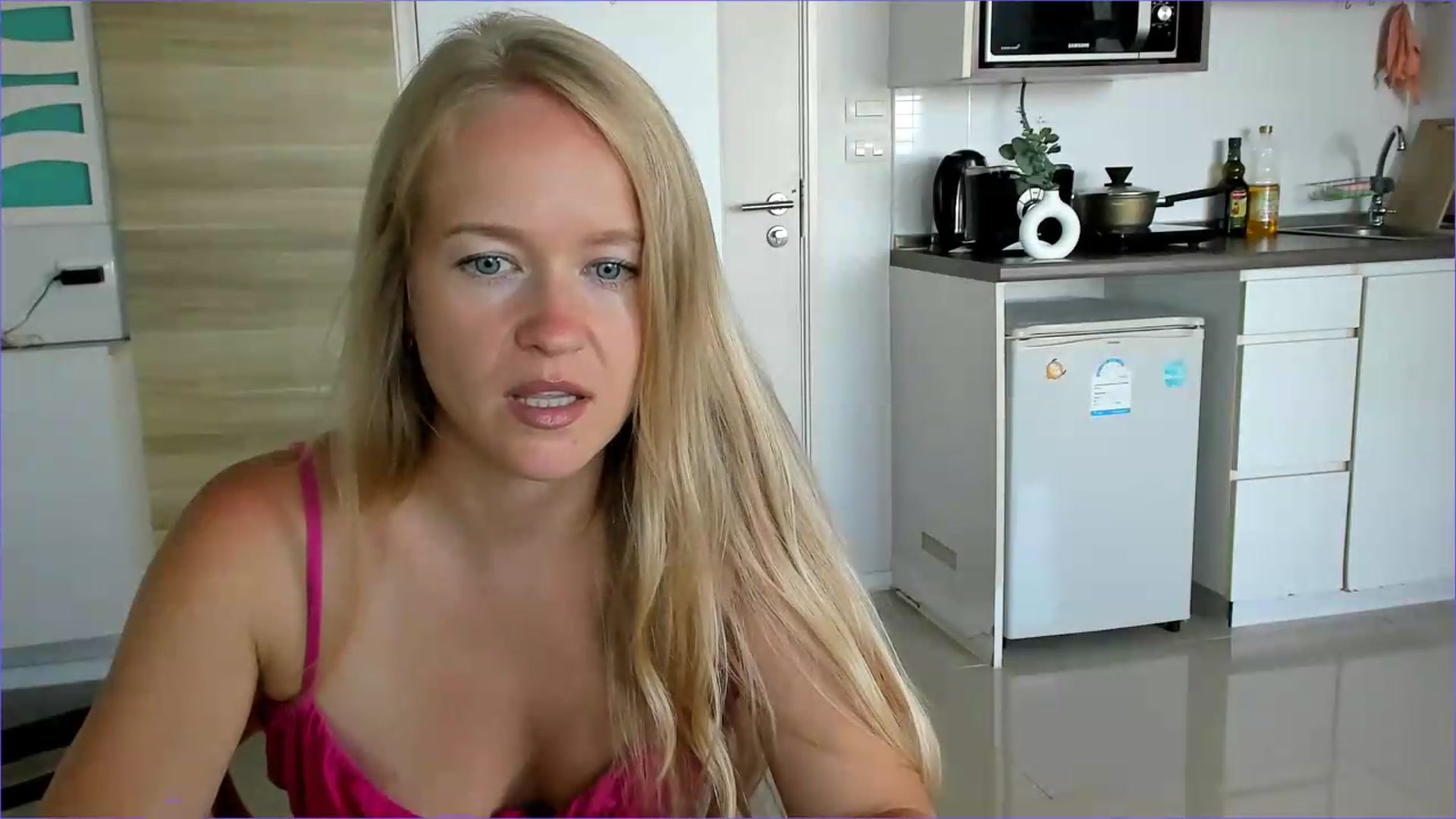 Gallery image thumbnail from Petite_Star's myfreecams stream on, 08/03/2026, 06:43 image 12 of 20