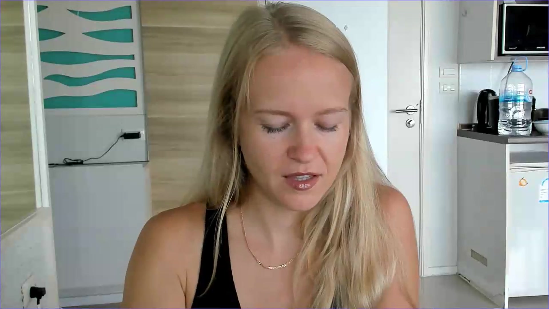 Gallery image thumbnail from Petite_Star's myfreecams stream on, 08/10/2026, 02:53 image 18 of 20