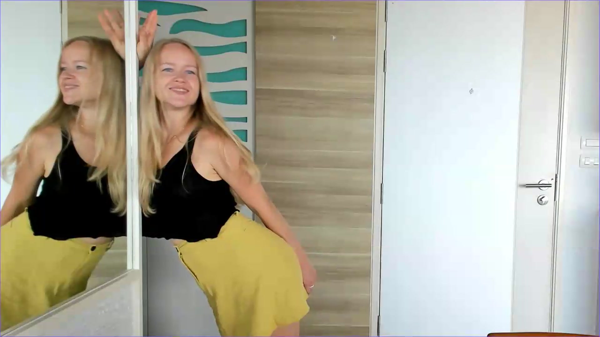 Gallery image thumbnail from Petite_Star's myfreecams stream on, 08/10/2026, 04:01 image 10 of 20