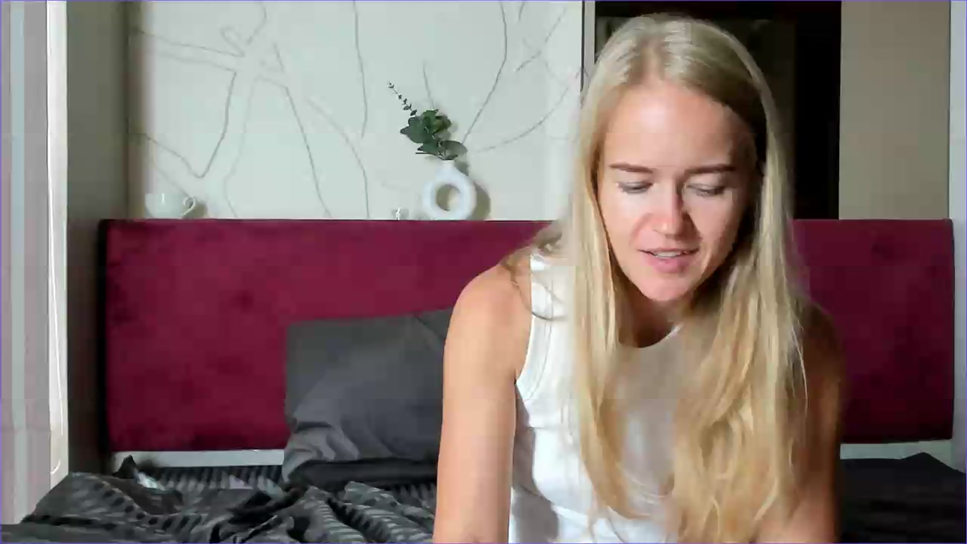 Gallery image thumbnail from Petite_Star's myfreecams stream on, 08/13/2026, 05:58 image 1 of 20