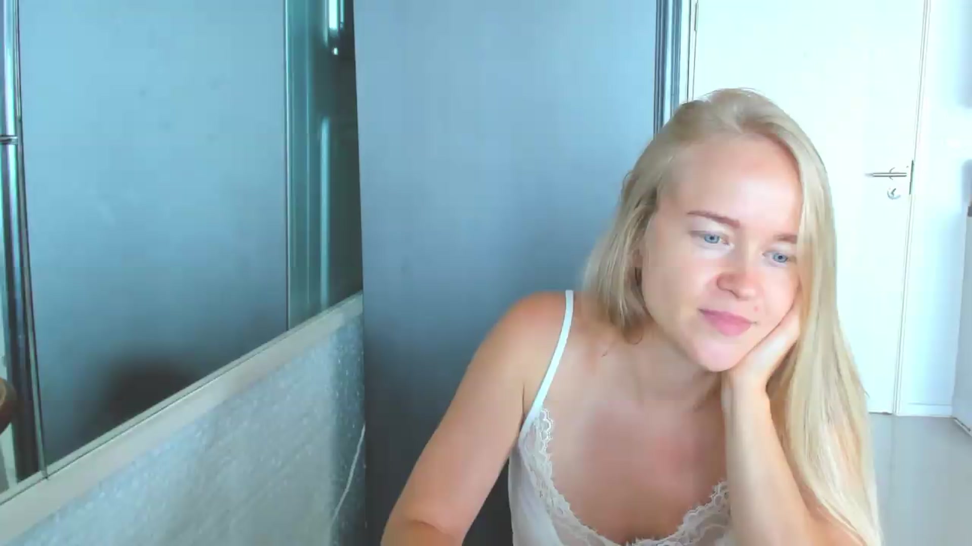 Gallery image thumbnail from Petite_Star's myfreecams stream on, 08/19/2026, 05:51 image 2 of 20