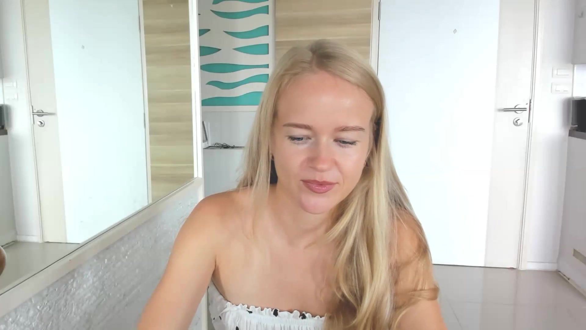 Gallery image thumbnail from Petite_Star's myfreecams stream on, 08/27/2026, 04:12 image 17 of 20