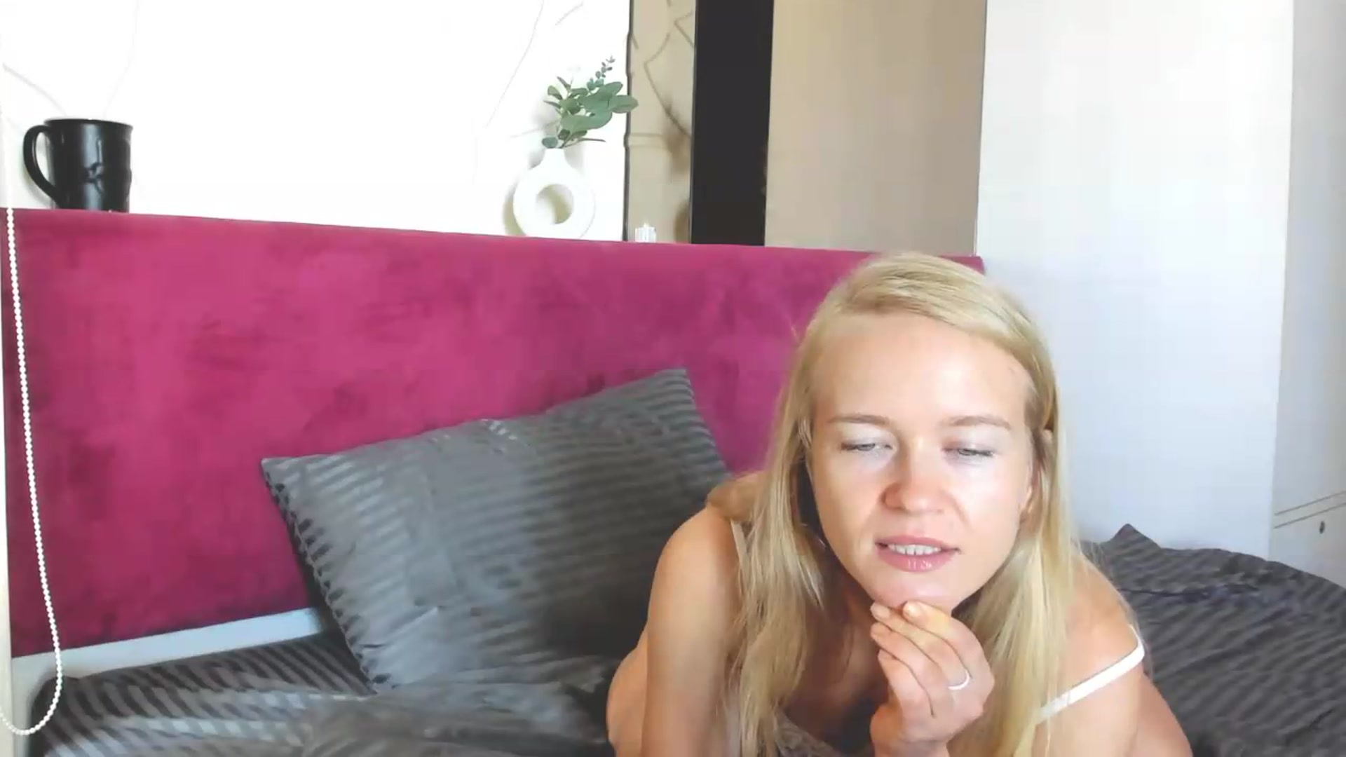 Gallery image thumbnail from Petite_Star's myfreecams stream on, 09/06/2026, 02:58 image 19 of 20