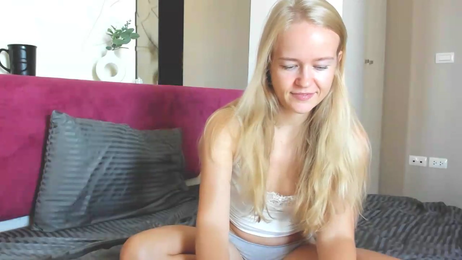 Gallery image thumbnail from Petite_Star's myfreecams stream on, 09/06/2026, 03:53 image 16 of 20