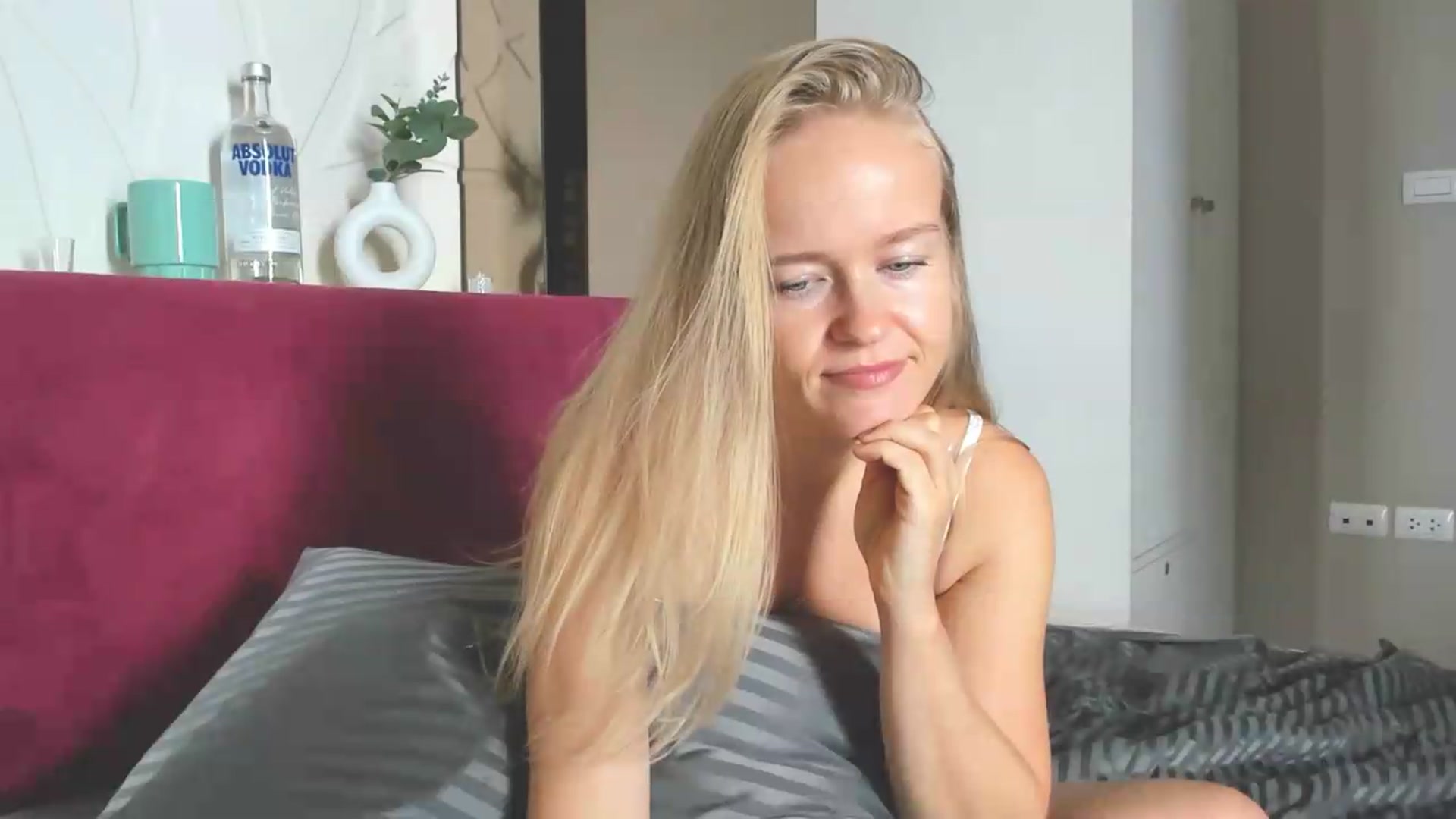 Gallery image thumbnail from Petite_Star's myfreecams stream on, 09/07/2026, 06:26 image 15 of 20
