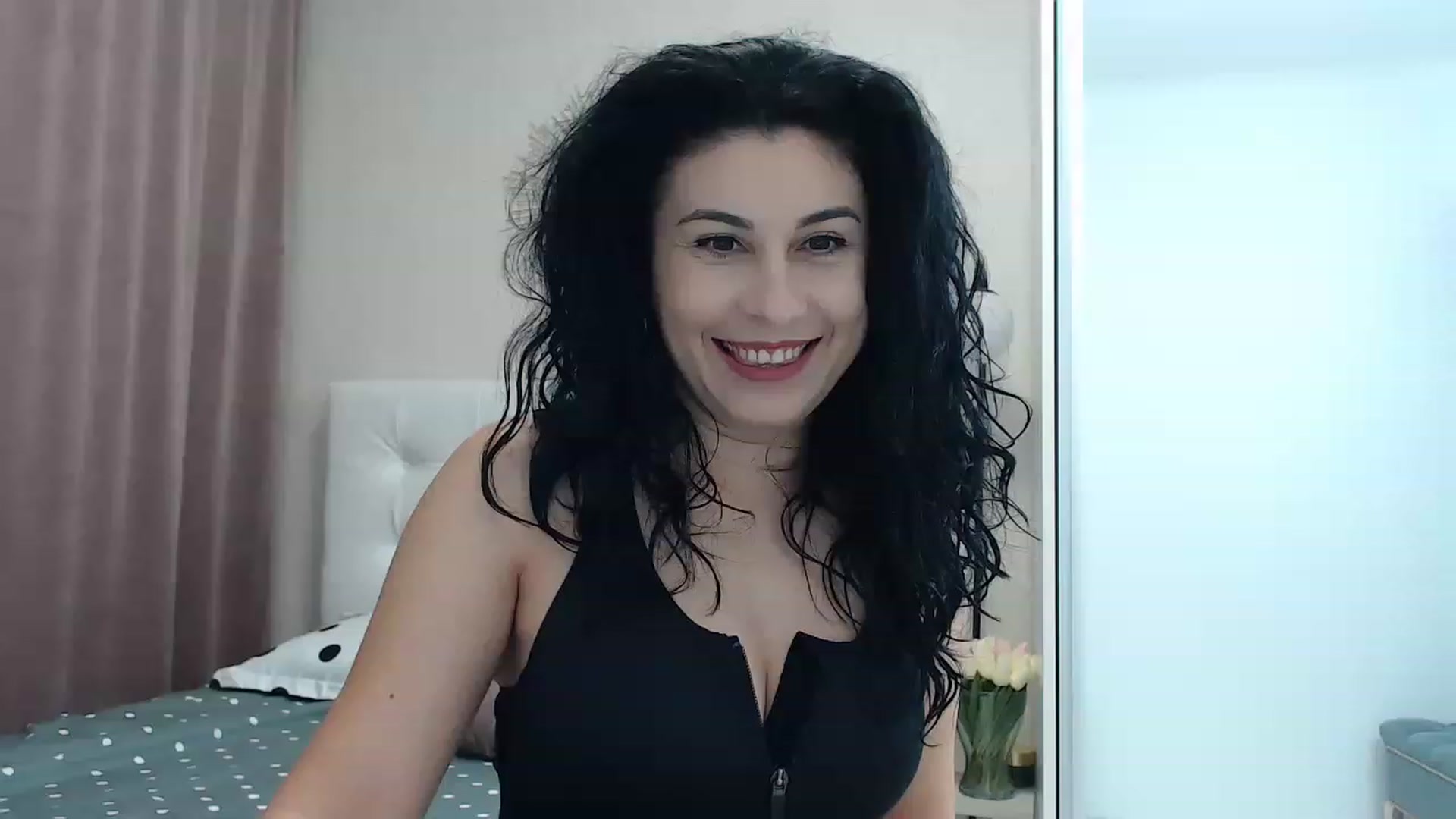 Gallery image thumbnail from Petitebunny1's myfreecams stream on, 12/09/2022, 23:42 image 4 of 20