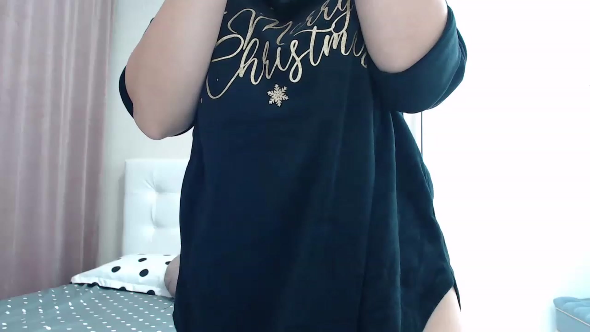 Gallery image thumbnail from Petitebunny1's myfreecams stream on, 12/11/2022, 24:02 image 11 of 20