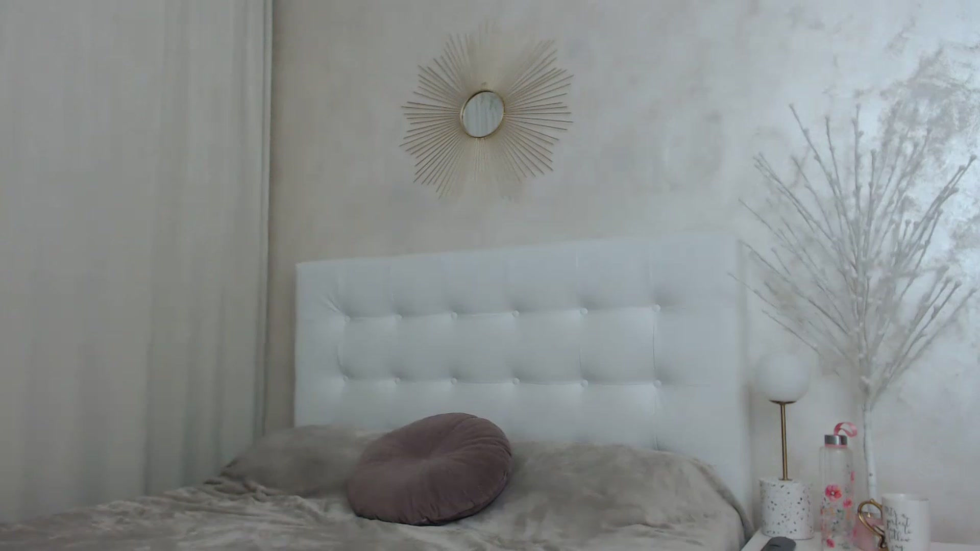 Gallery image thumbnail from Petitebunny1's myfreecams stream on, 06/04/2023, 22:37 image 10 of 20