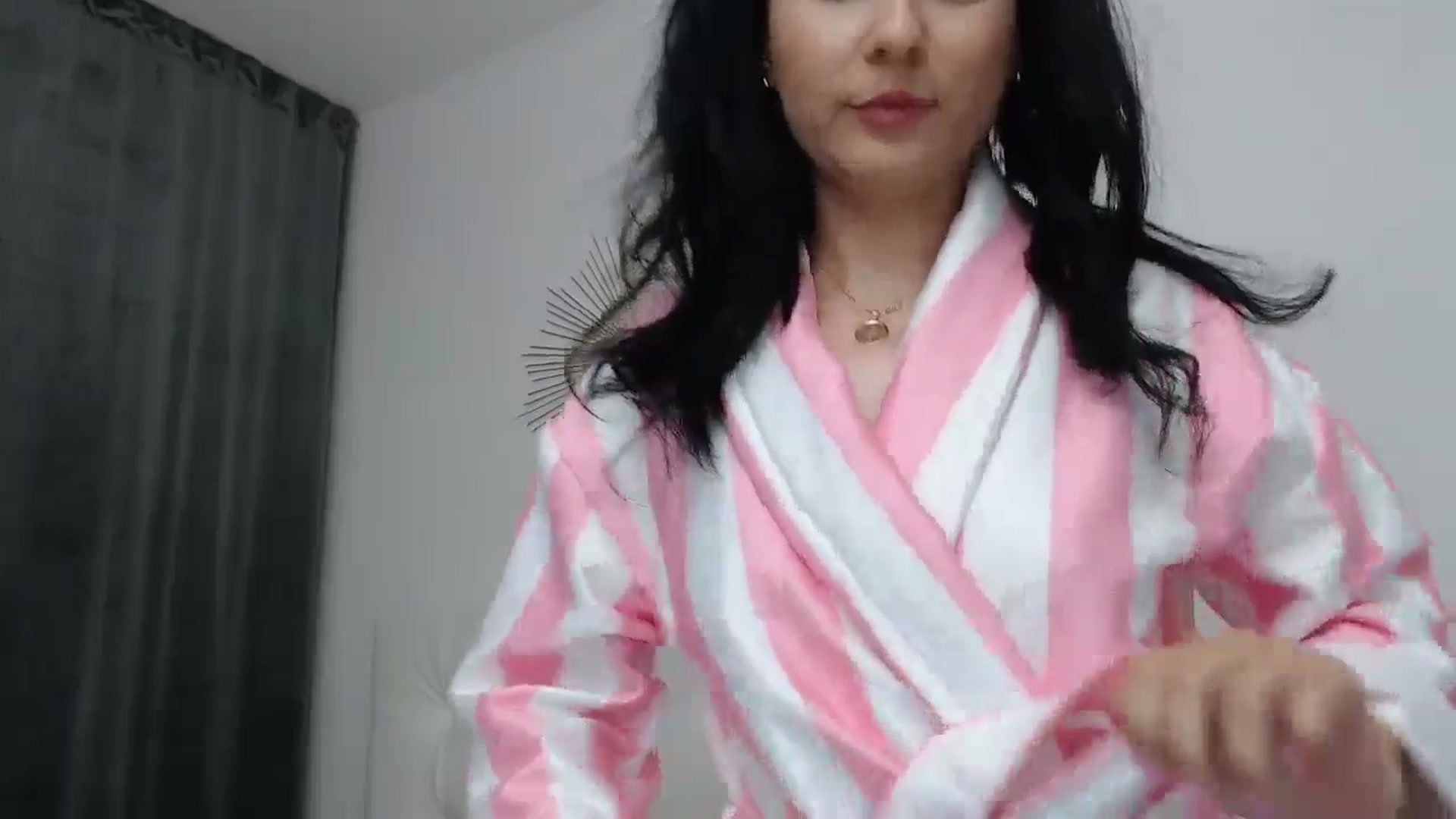 Gallery image thumbnail from Petitebunny1's myfreecams stream on, 05/19/2024, 24:39 image 8 of 20