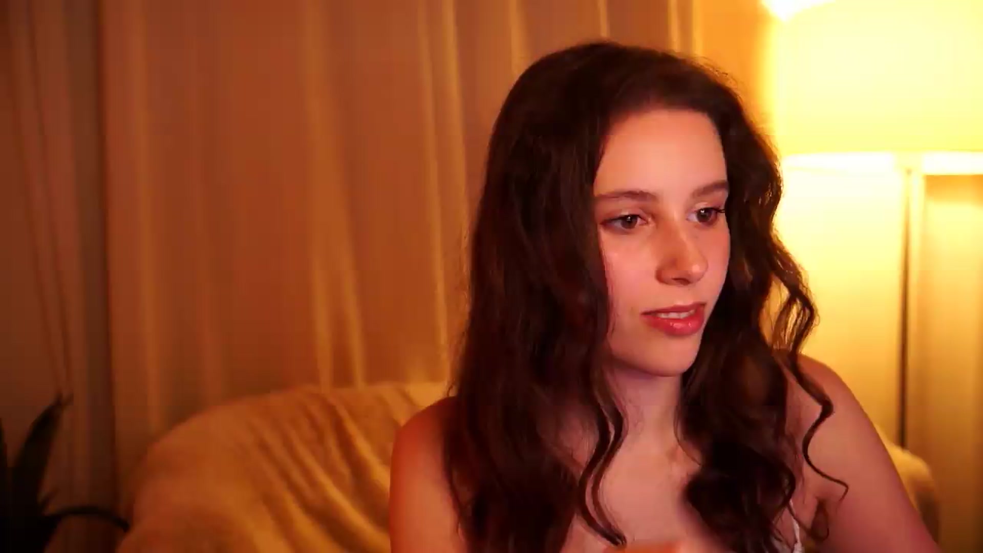 Gallery image thumbnail from PetiteeBratt's myfreecams stream on, 05/16/2026, 18:36 image 13 of 20