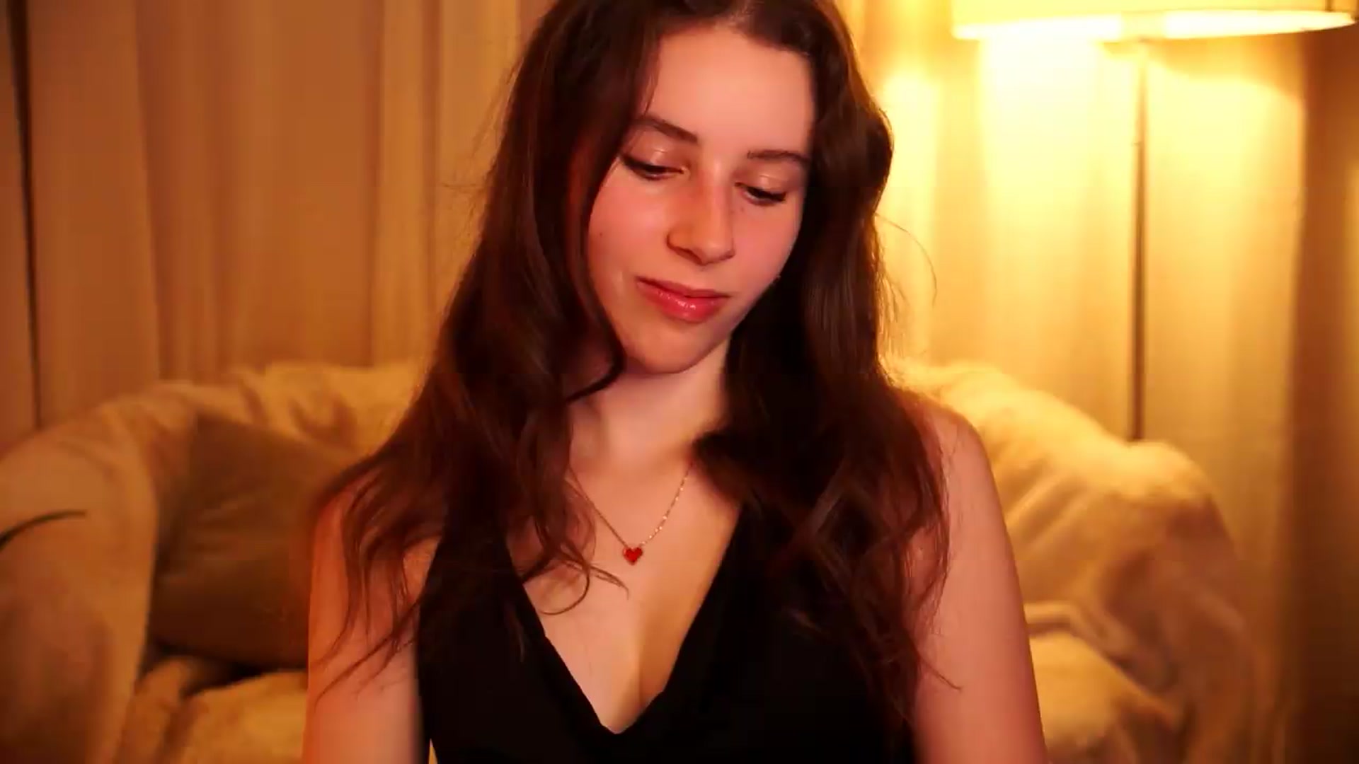 Gallery image thumbnail from PetiteeBratt's myfreecams stream on, 05/27/2026, 12:28 image 2 of 20