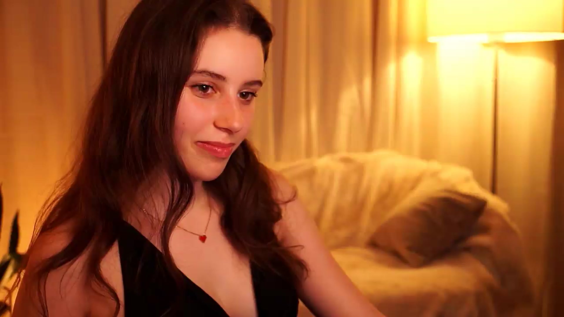 Gallery image thumbnail from PetiteeBratt's myfreecams stream on, 05/27/2026, 14:51 image 14 of 20