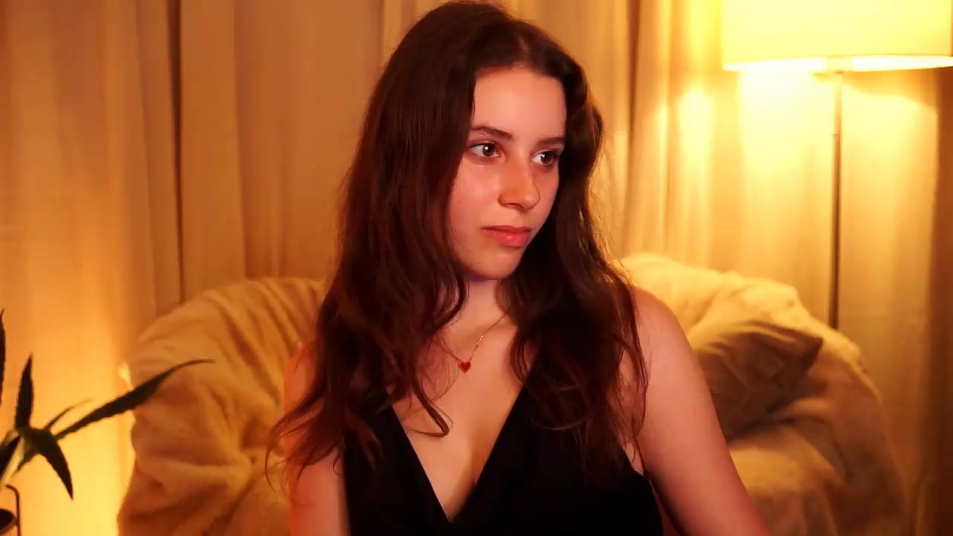 Gallery image thumbnail from PetiteeBratt's myfreecams stream on, 05/27/2026, 14:51 image 17 of 20