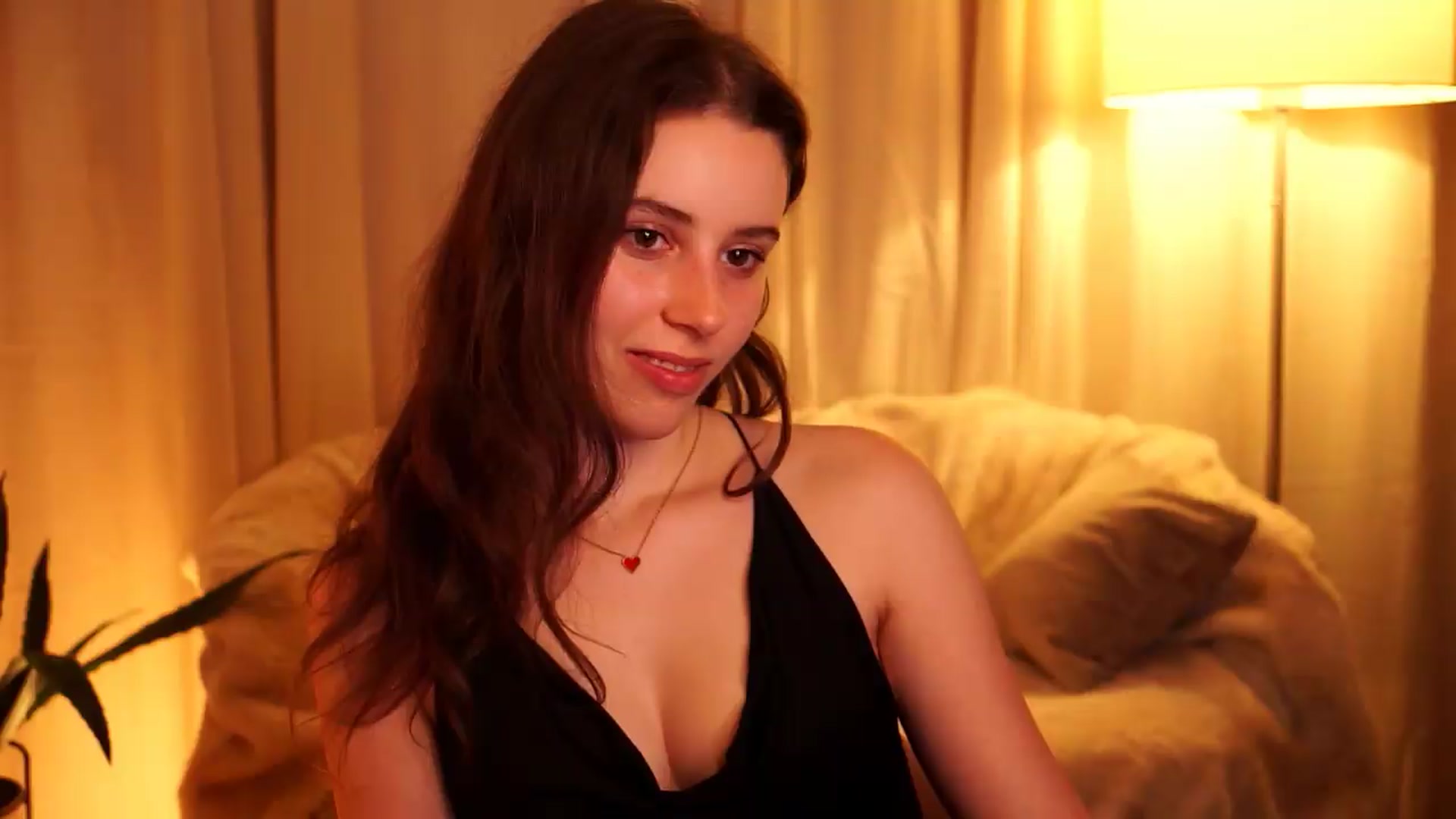Gallery image thumbnail from PetiteeBratt's myfreecams stream on, 05/27/2026, 14:51 image 16 of 20