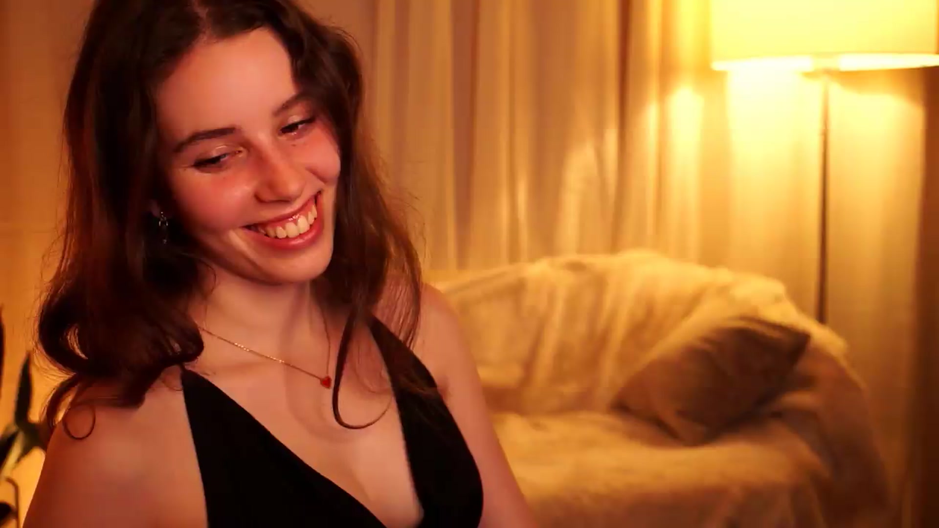Gallery image thumbnail from PetiteeBratt's myfreecams stream on, 05/27/2026, 14:51 image 12 of 20