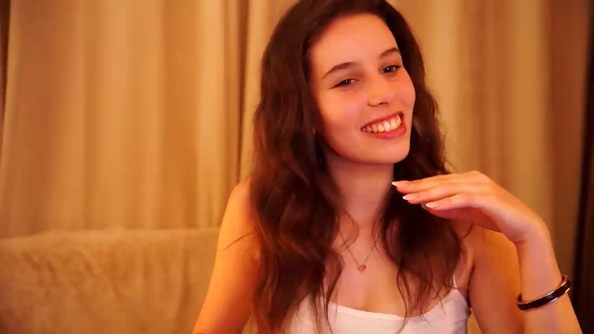 Gallery image thumbnail from PetiteeBratt's myfreecams stream on, 05/31/2026, 08:33 image 9 of 20