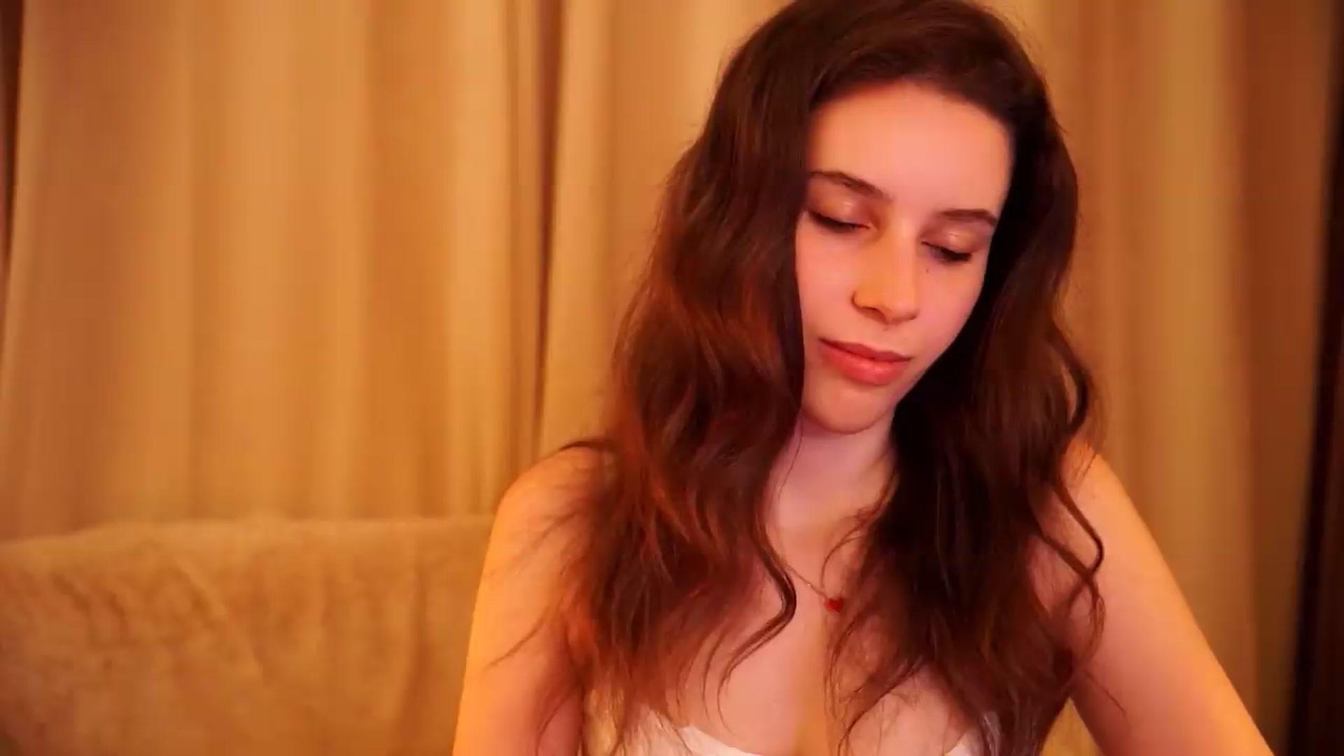 Gallery image thumbnail from PetiteeBratt's myfreecams stream on, 05/31/2026, 08:33 image 16 of 20