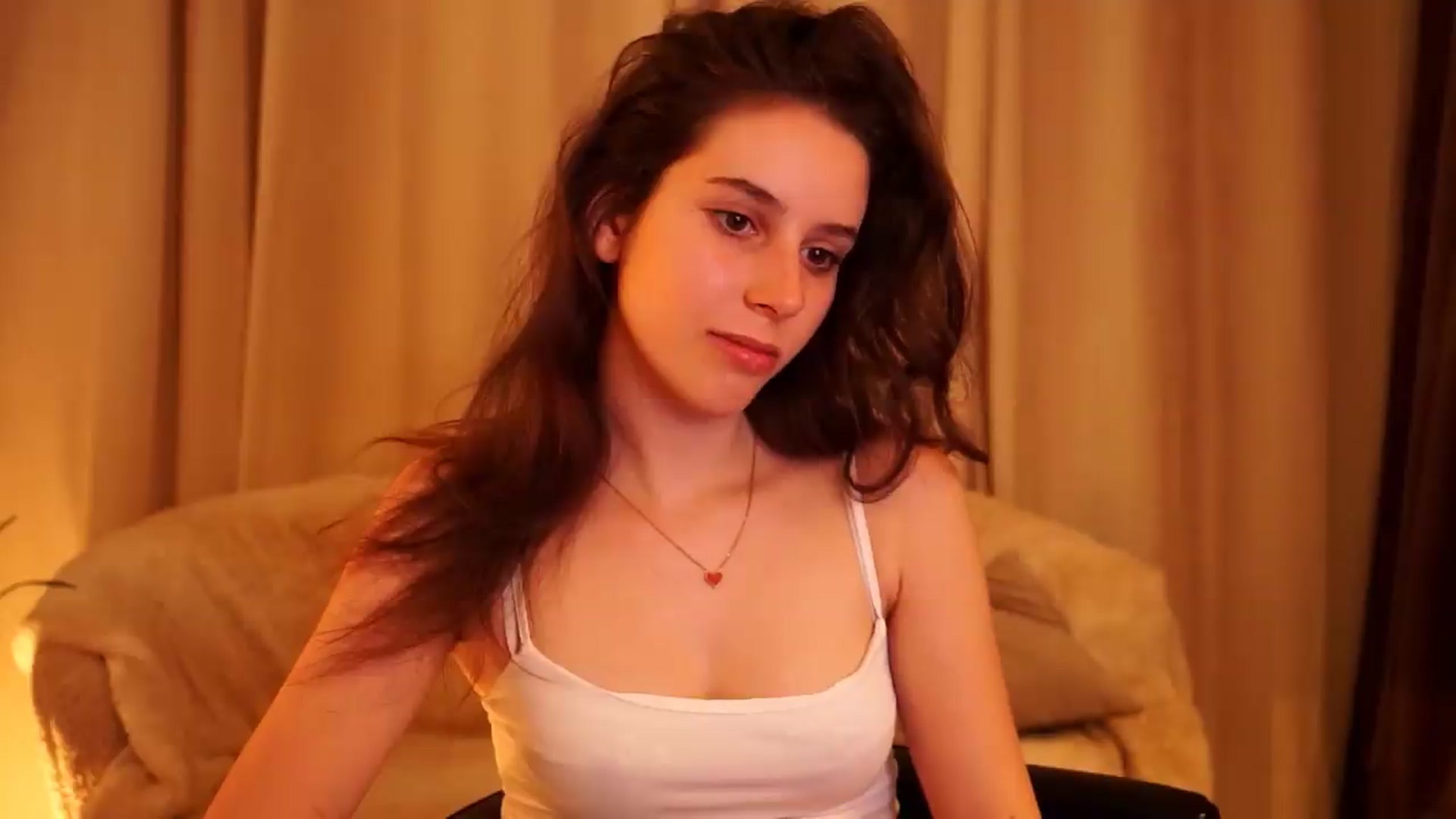 Gallery image thumbnail from PetiteeBratt's myfreecams stream on, 05/31/2026, 12:00 image 5 of 20