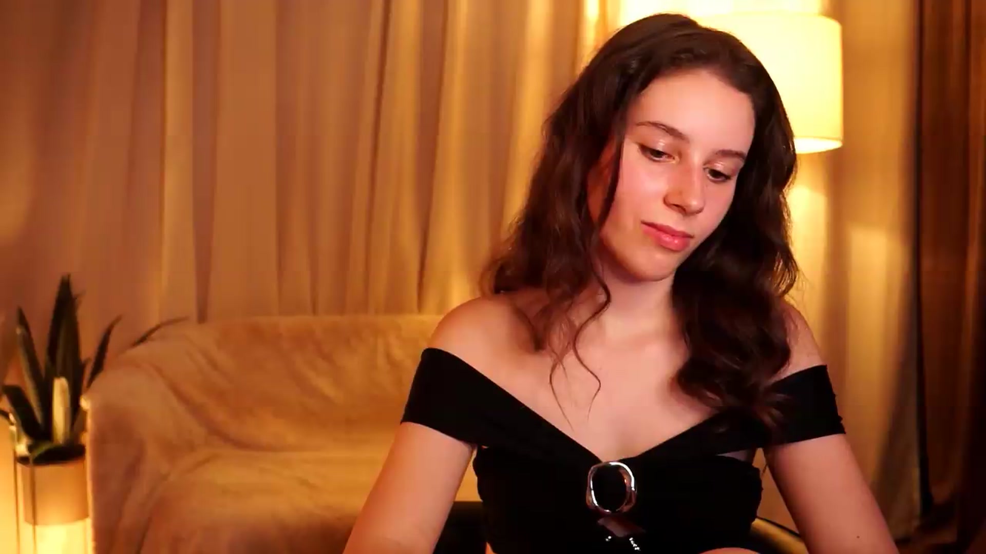 Gallery image thumbnail from PetiteeBratt's myfreecams stream on, 06/04/2026, 10:22 image 19 of 20