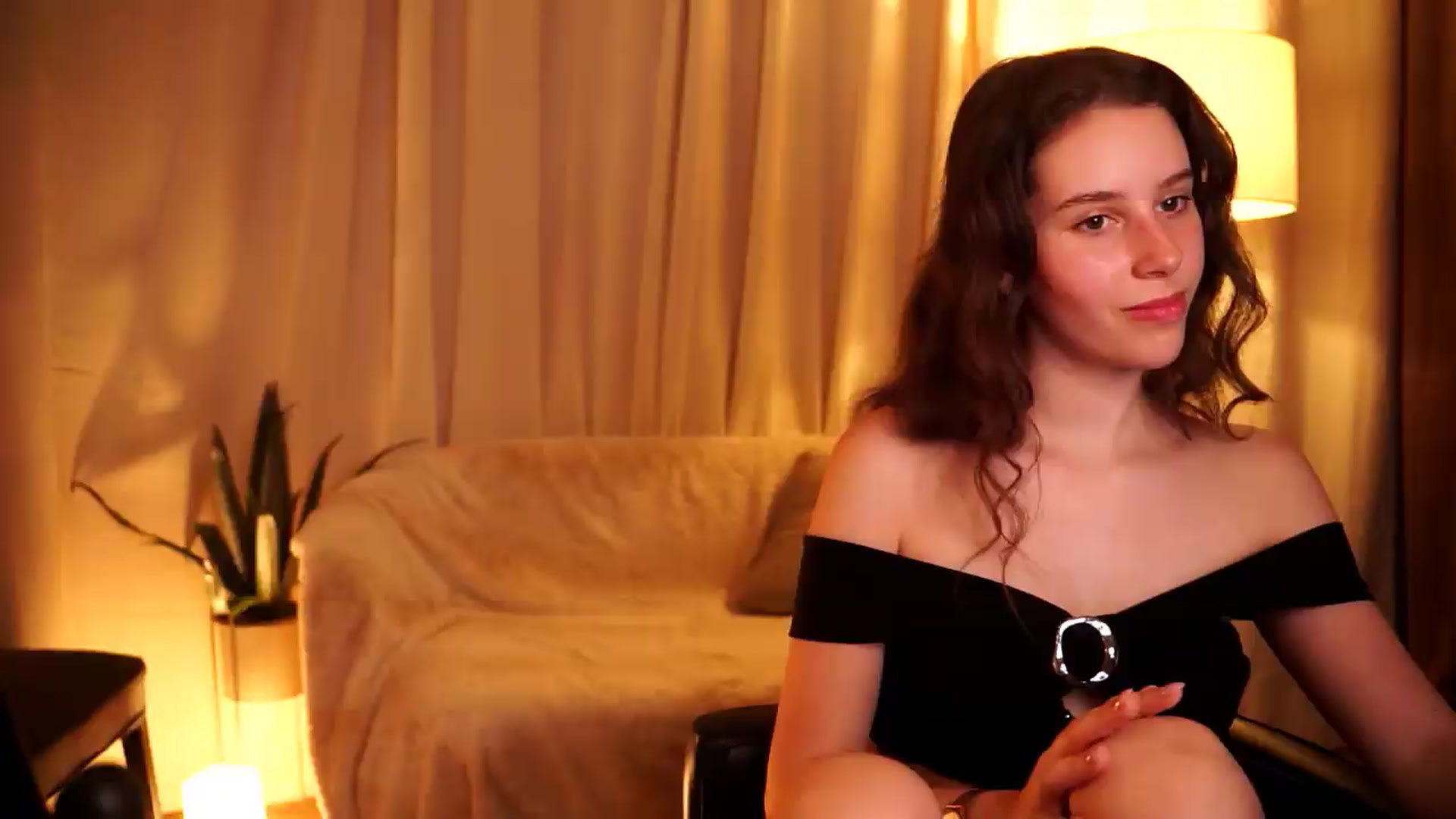 Gallery image thumbnail from PetiteeBratt's myfreecams stream on, 06/04/2026, 11:48 image 1 of 20