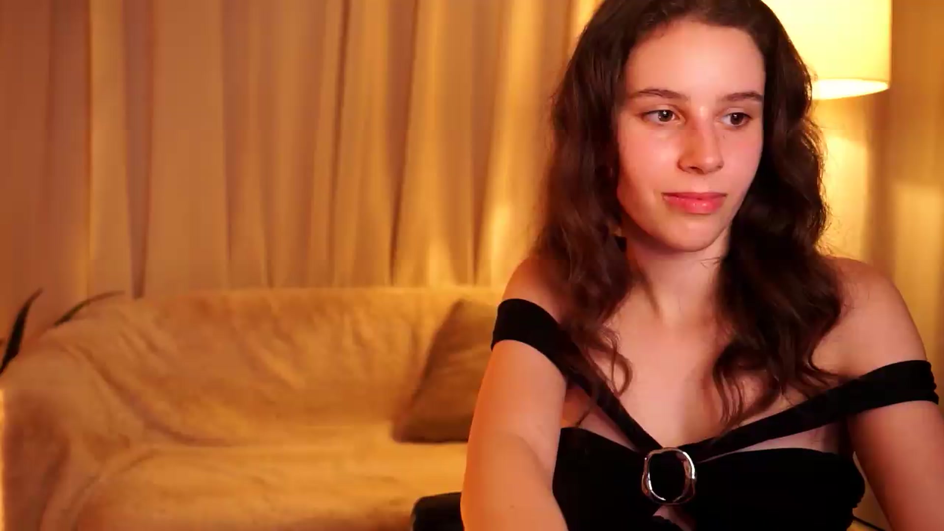 Gallery image thumbnail from PetiteeBratt's myfreecams stream on, 06/04/2026, 11:48 image 18 of 20